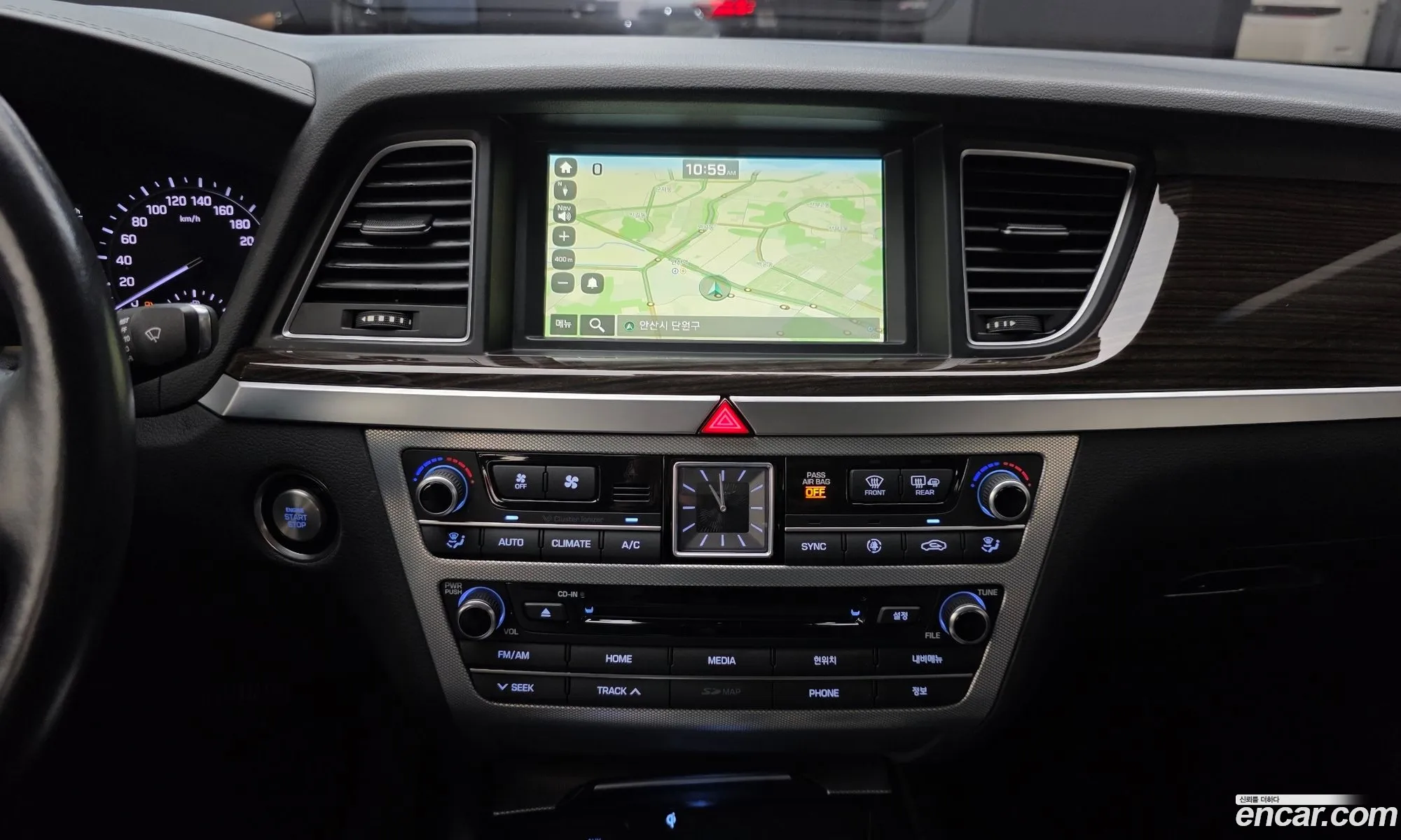 Genesis G80 2017 KMHGL41DBJU263937 — 13
