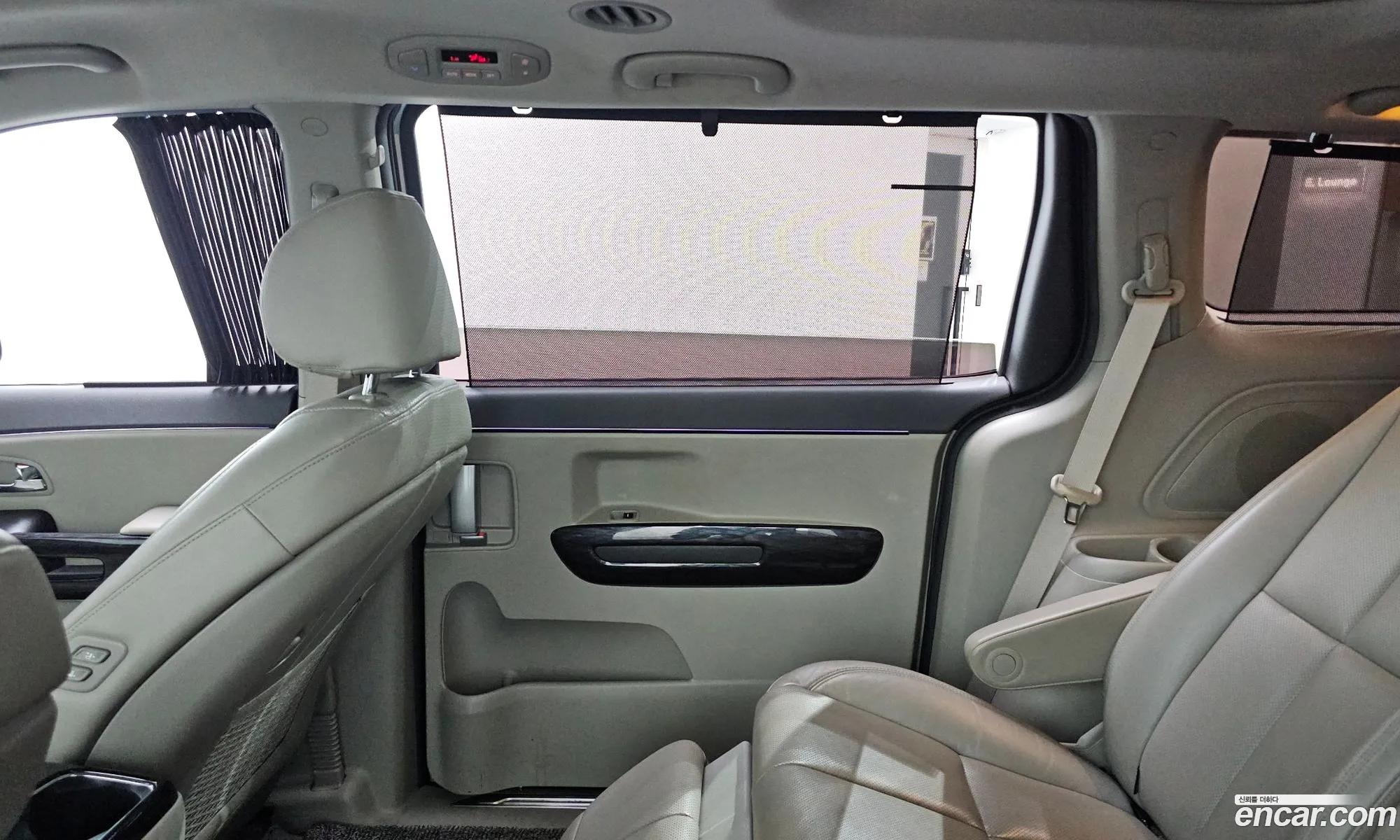 Kia Carnival 2016 KNAME811BHS268565 — 3
