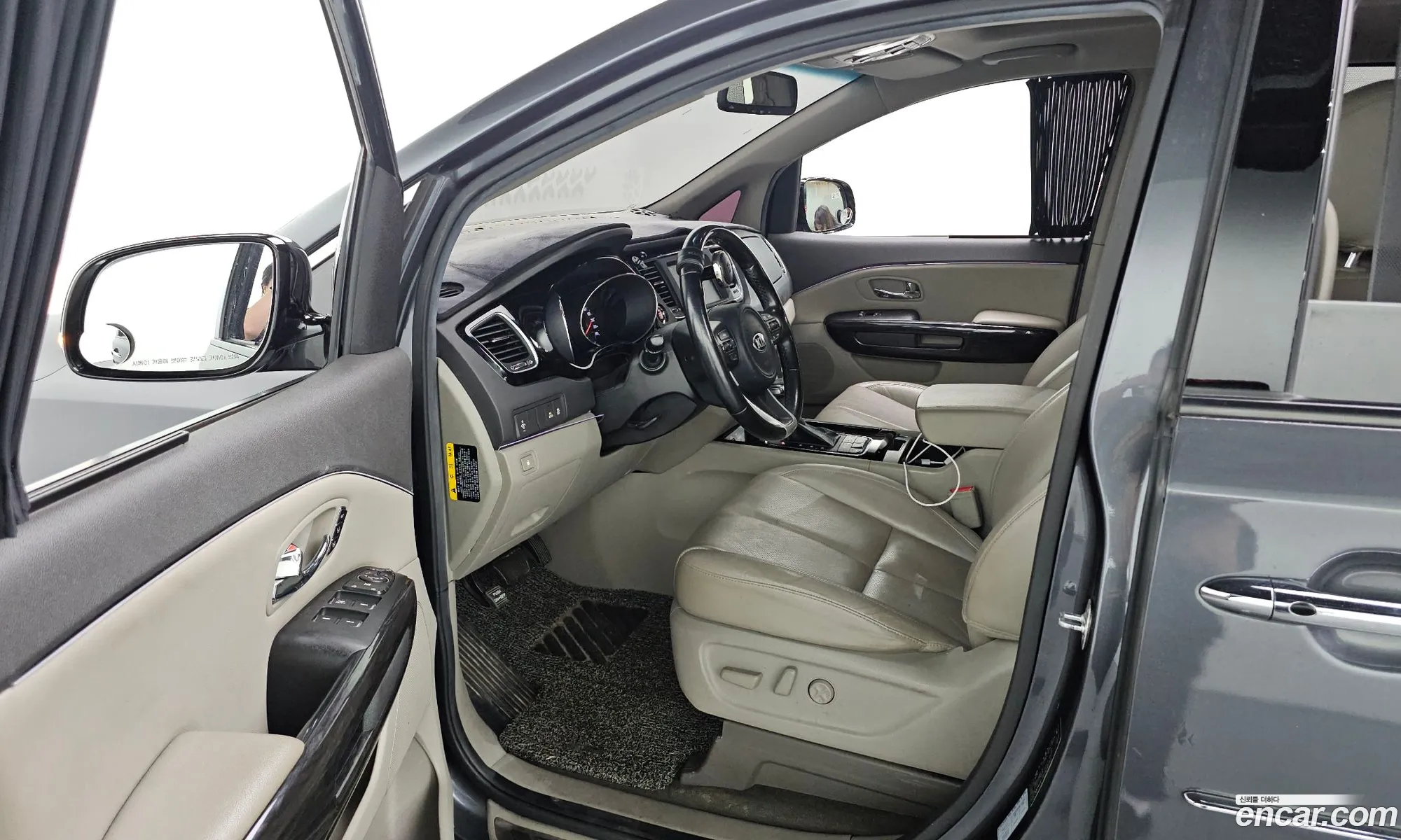 Kia Carnival 2016 KNAME811BHS268565 — 8