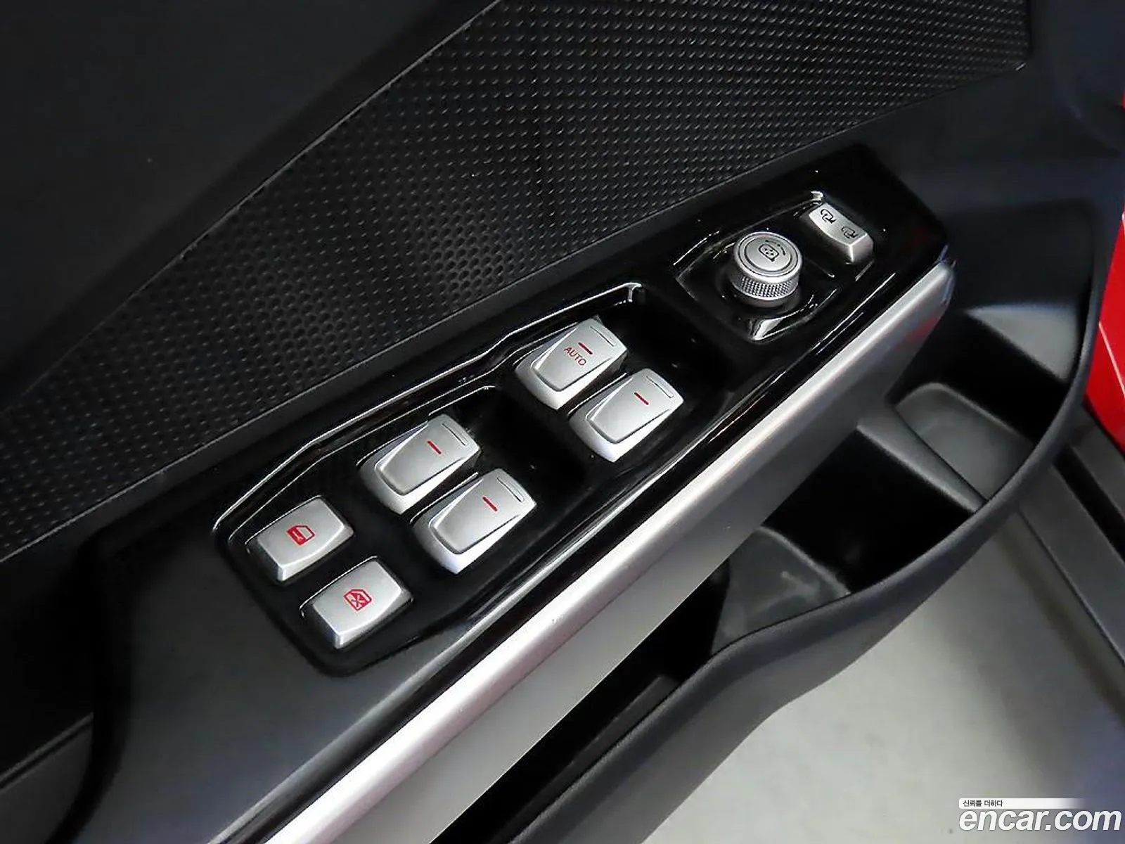 KG Mobility (SsangYong) Tivoli 2015 — 12
