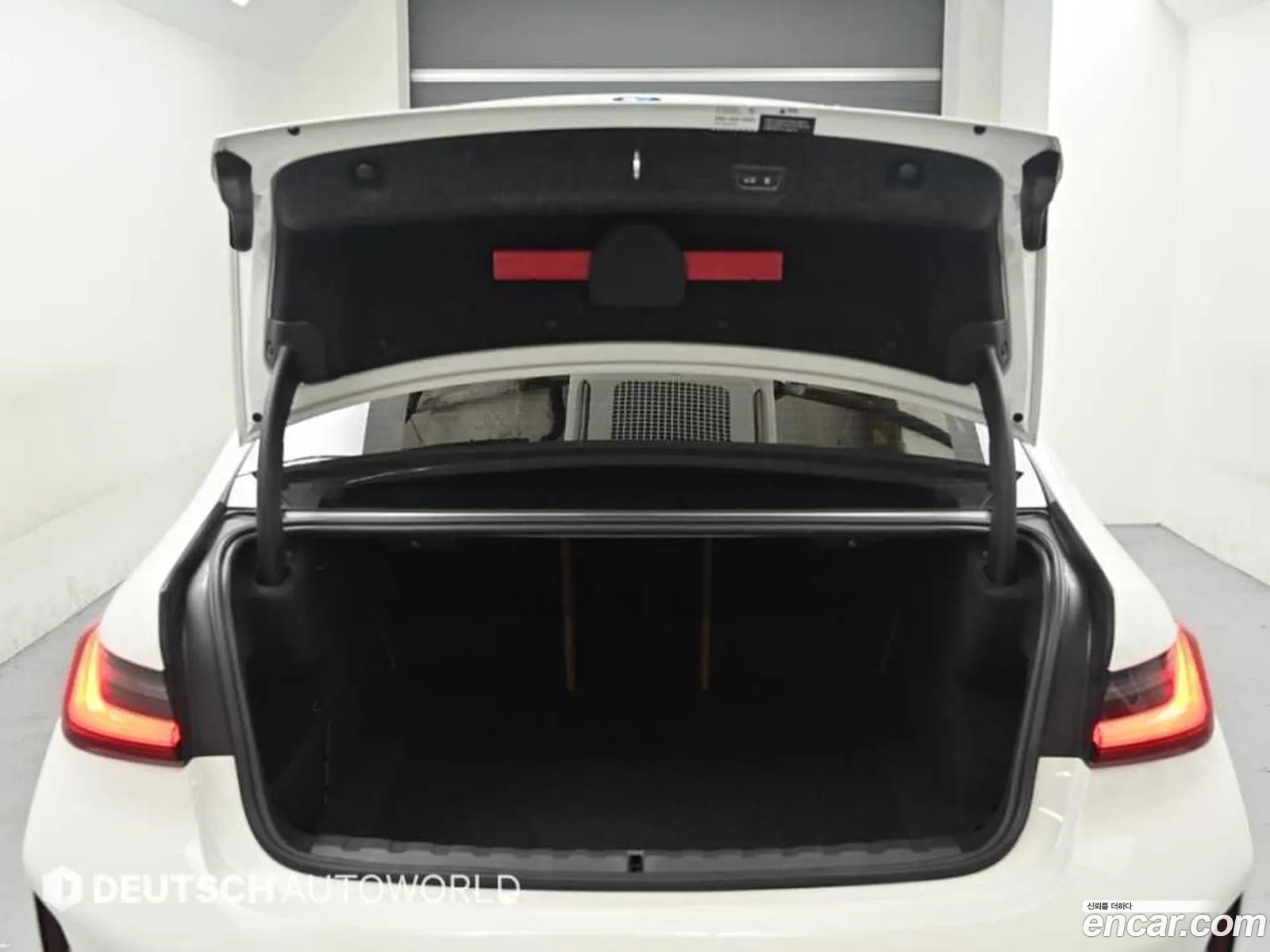 BMW 3 Series 2025 — 14