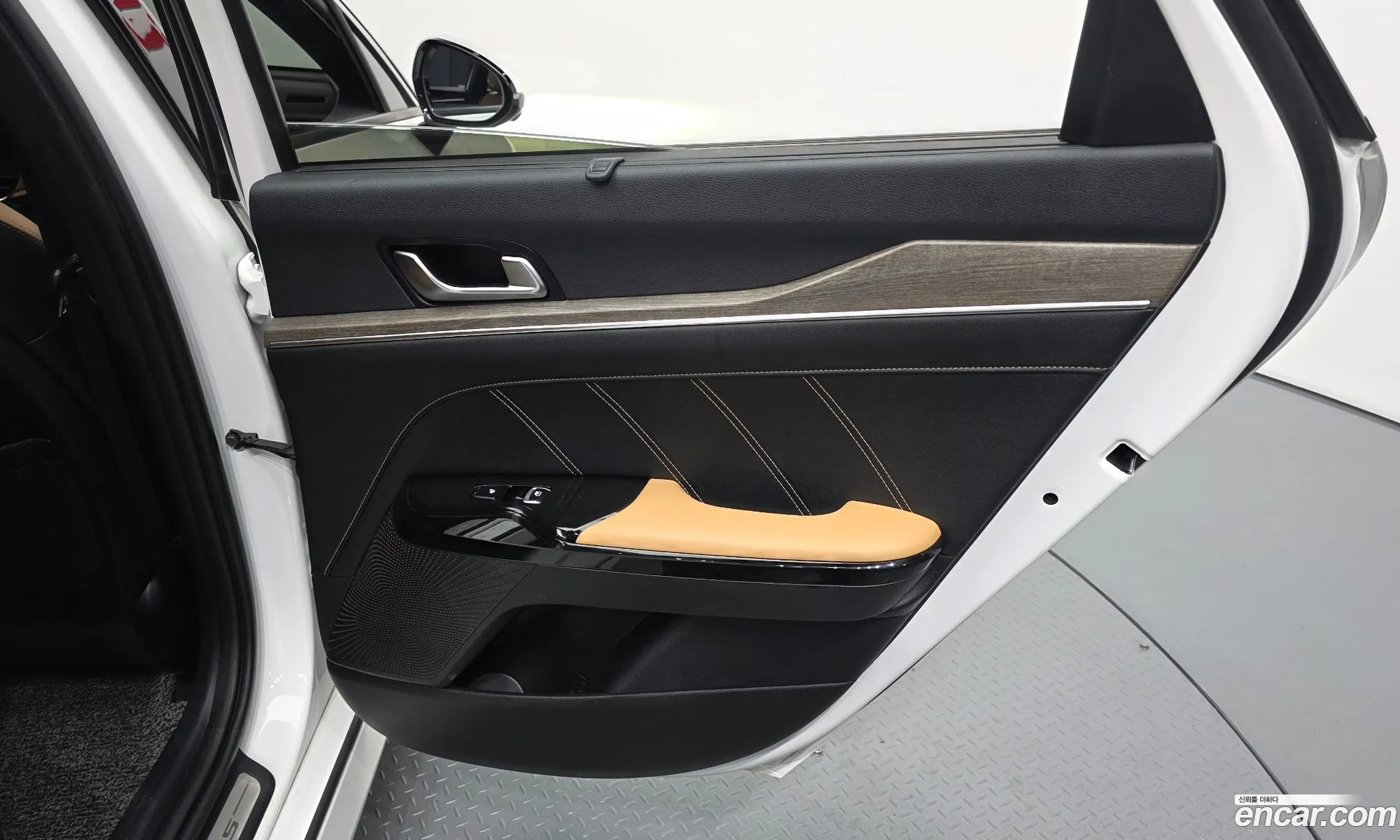 Kia K5 Hybrid 2020 — 24
