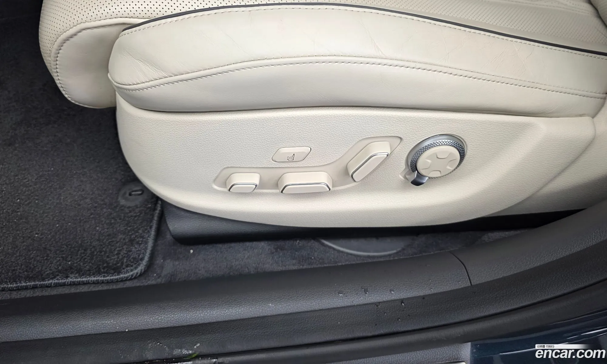 Genesis G80 2020 KMTGB41CBMU050114 — 24