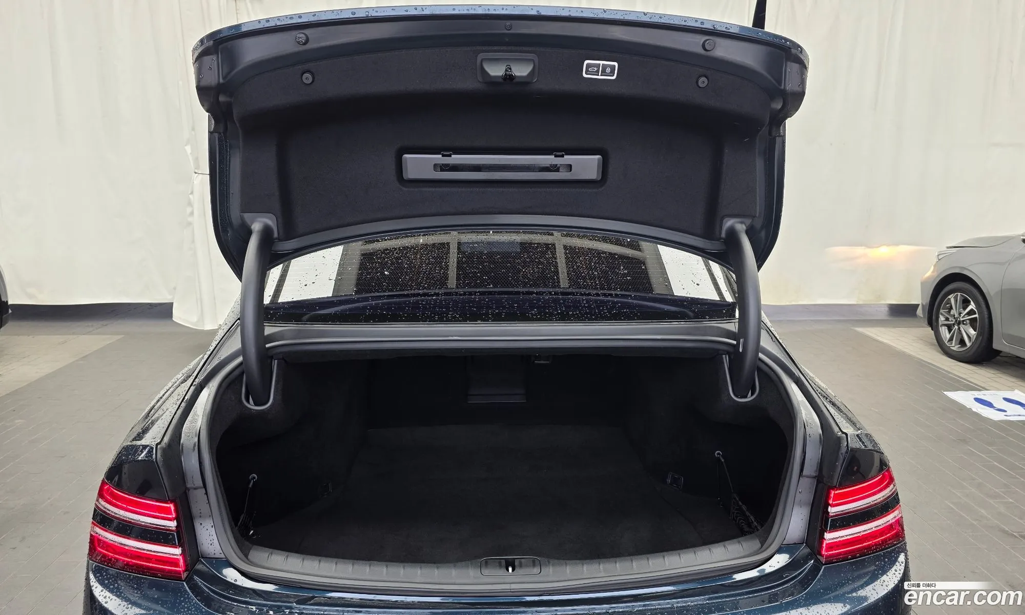 Genesis G80 2020 KMTGB41CBMU050114 — 33