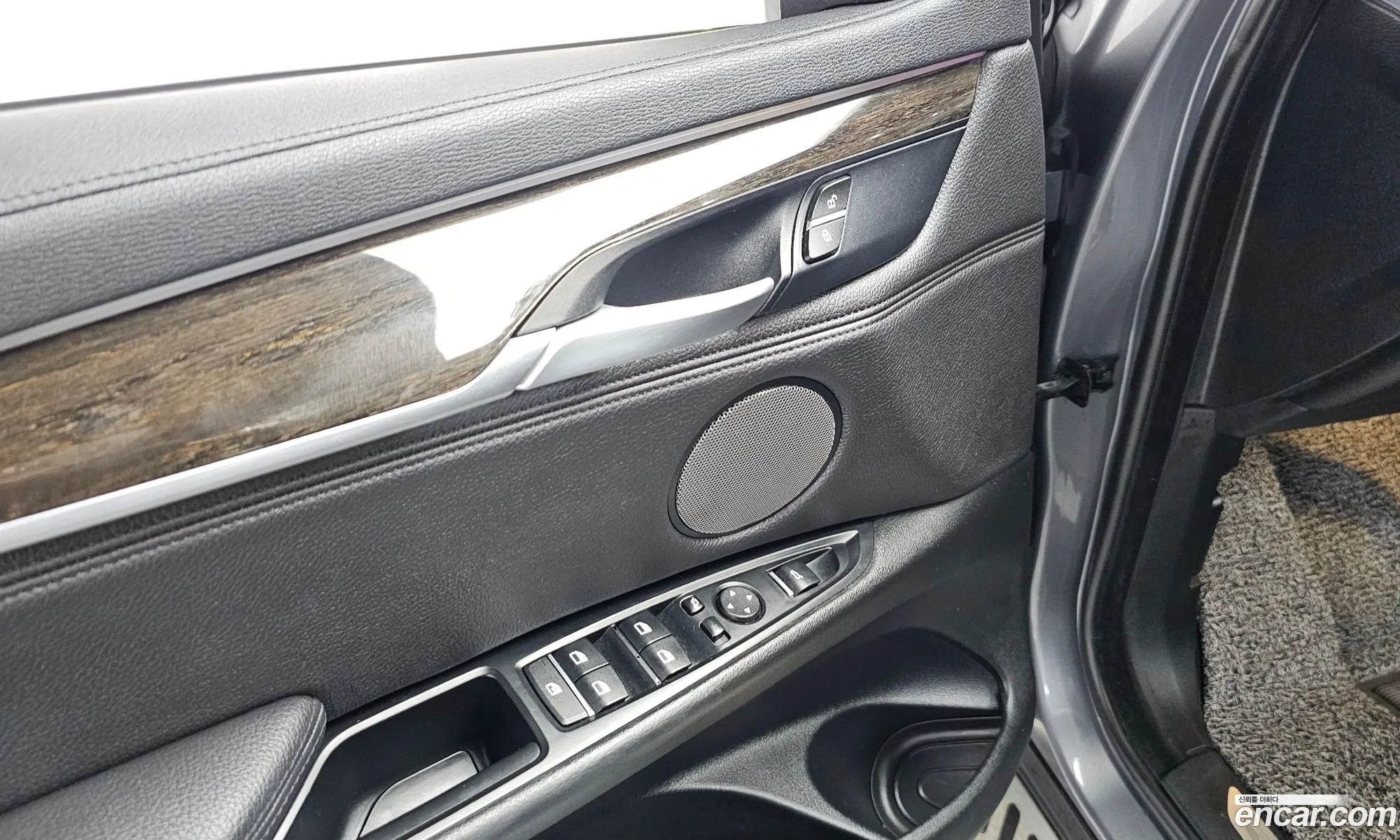 BMW X6 2017 WBAKV2108H0V38443 — 17