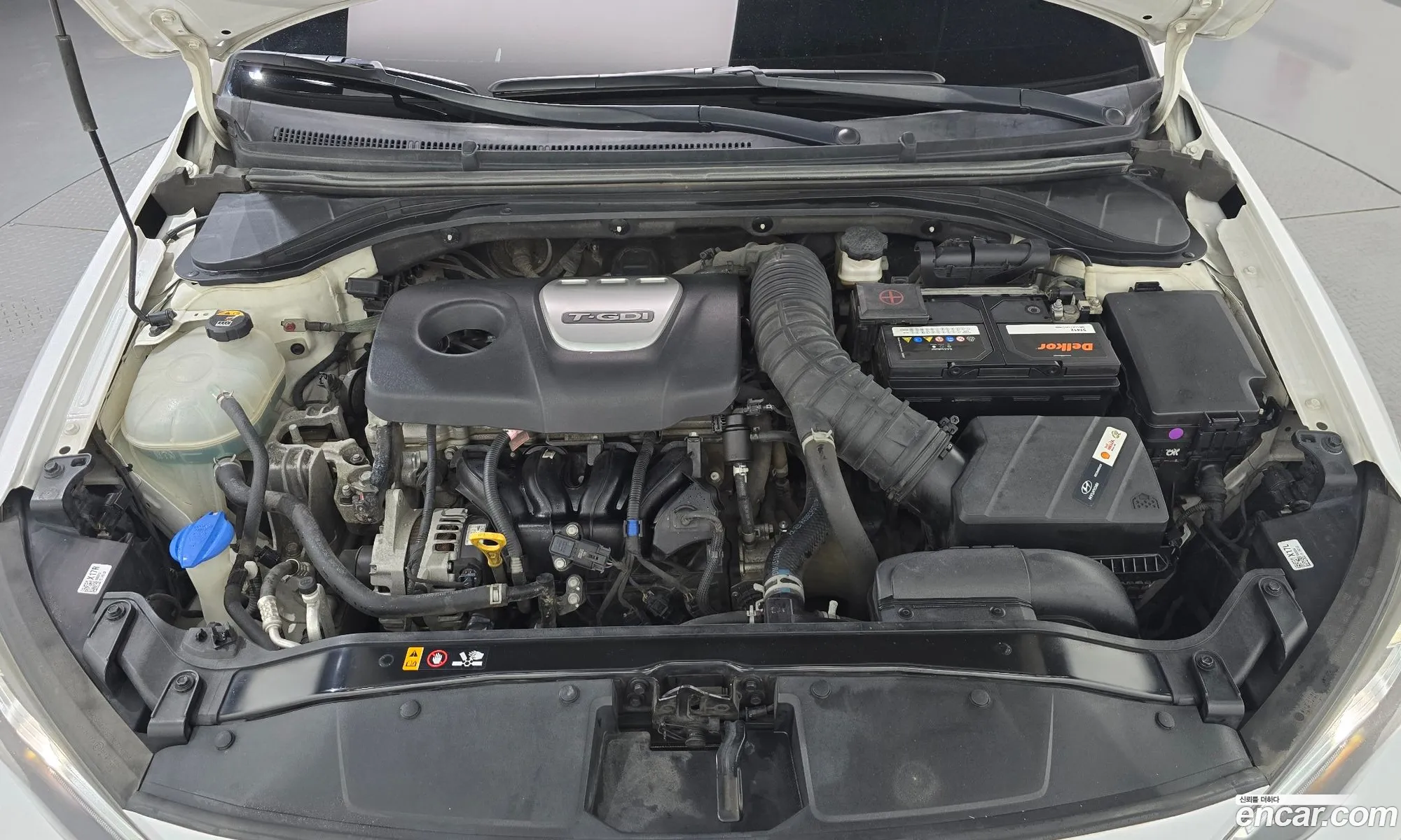Hyundai Elantra AD 2016 — 8