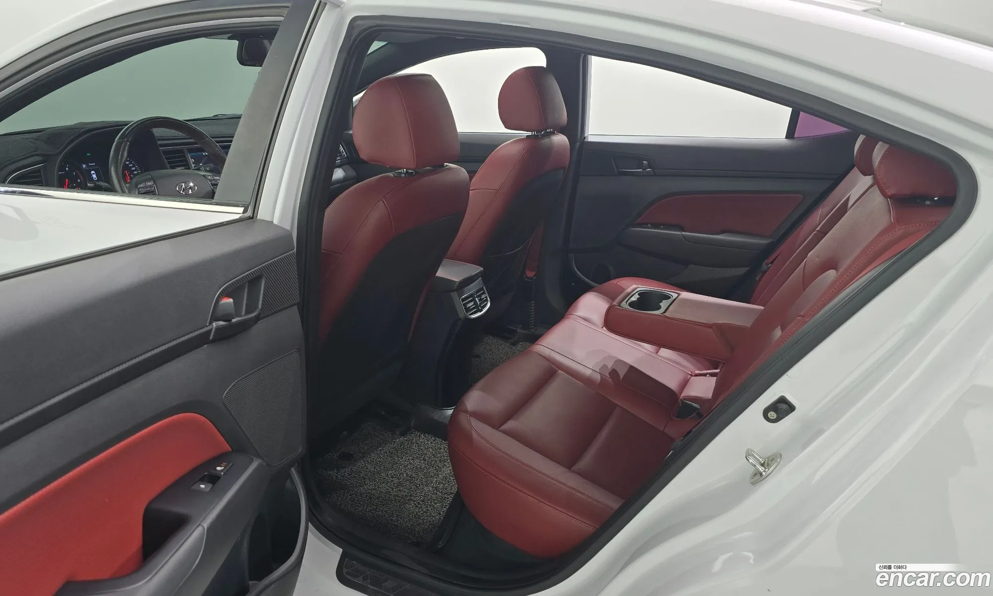 Hyundai Elantra AD 2016 — 26