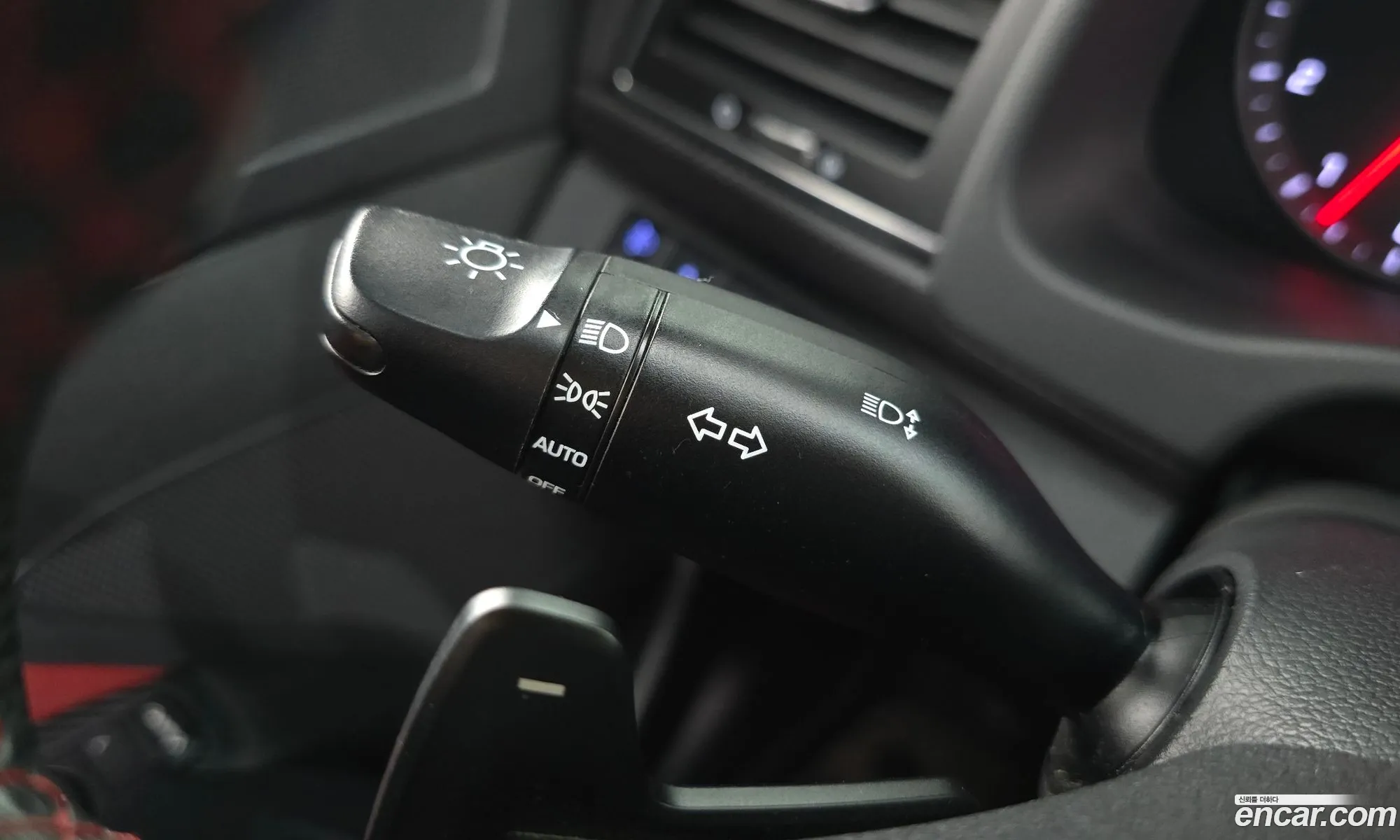 Hyundai Elantra AD 2016 — 10