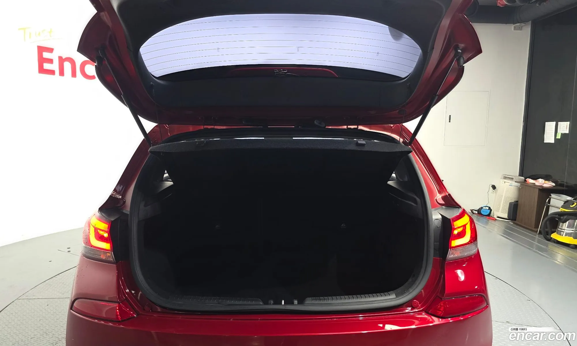 Hyundai i30 2018 KMHH151AGJU046797 — 25