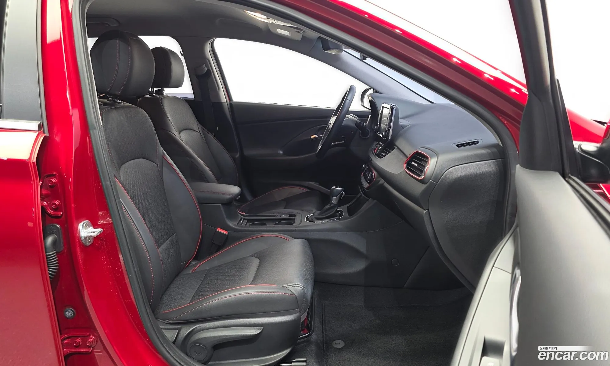 Hyundai i30 2018 KMHH151AGJU046797 — 3