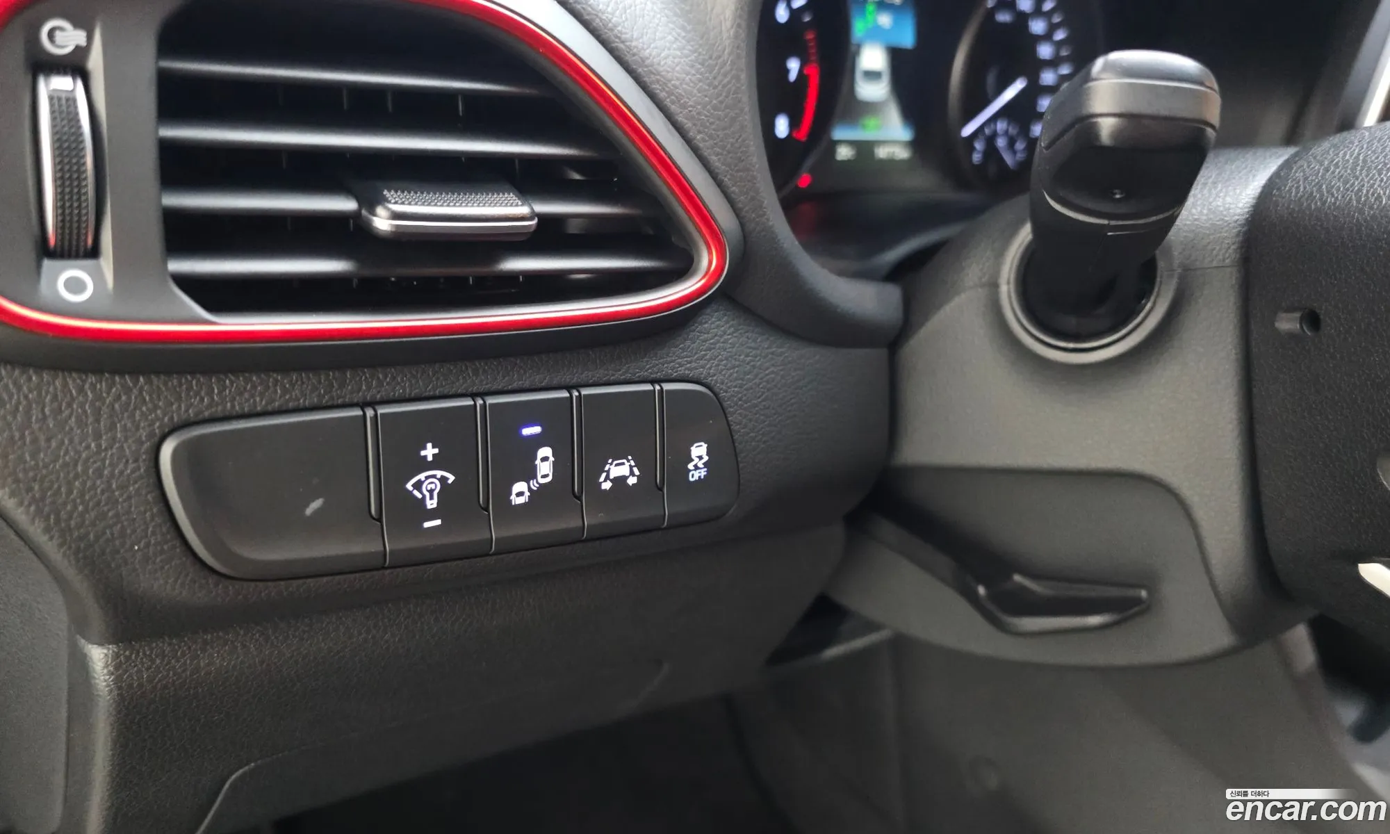 Hyundai i30 2018 KMHH151AGJU046797 — 18