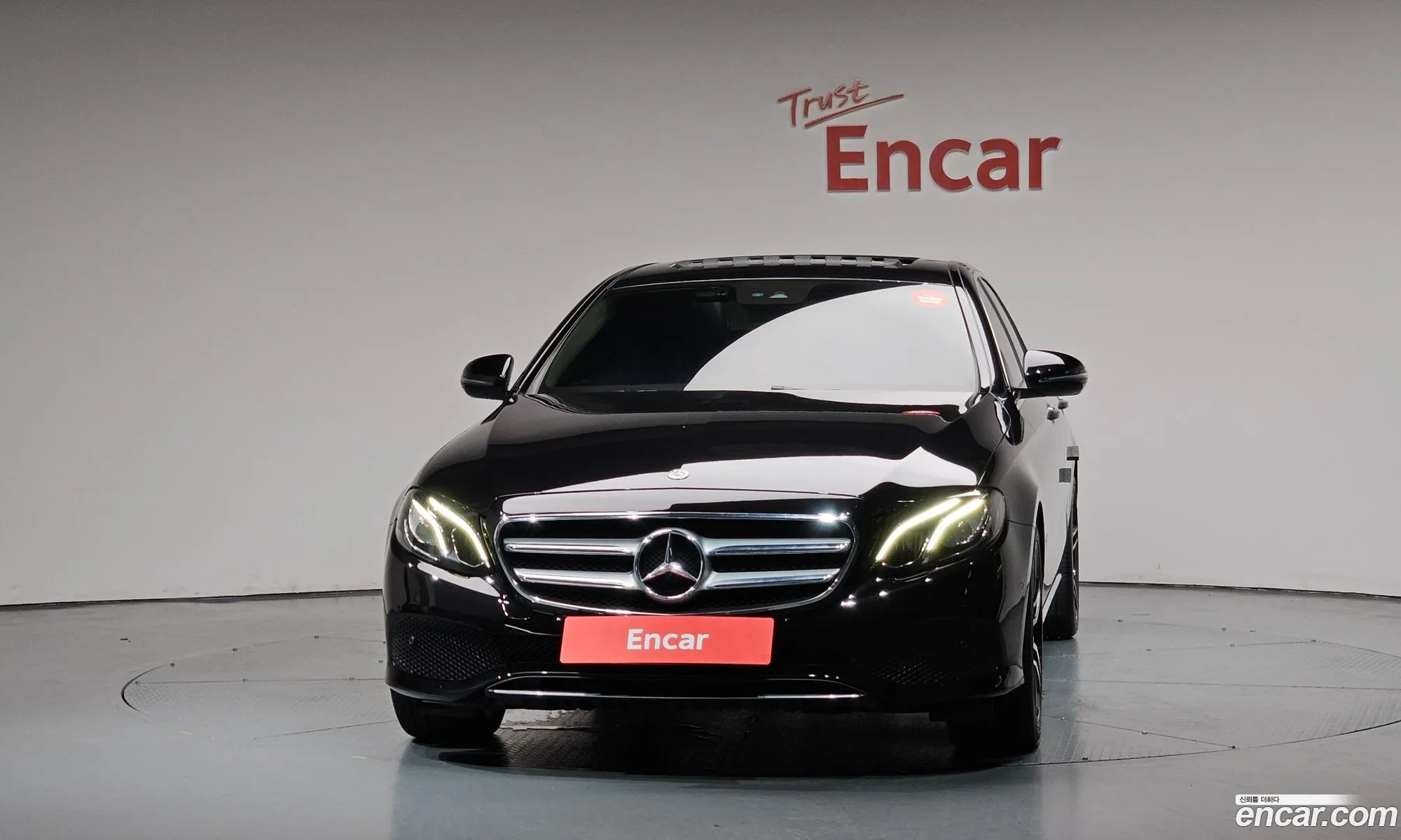 Mercedes-Benz E-Class W213 2017 WDDZF4CB9JA301992 — 16