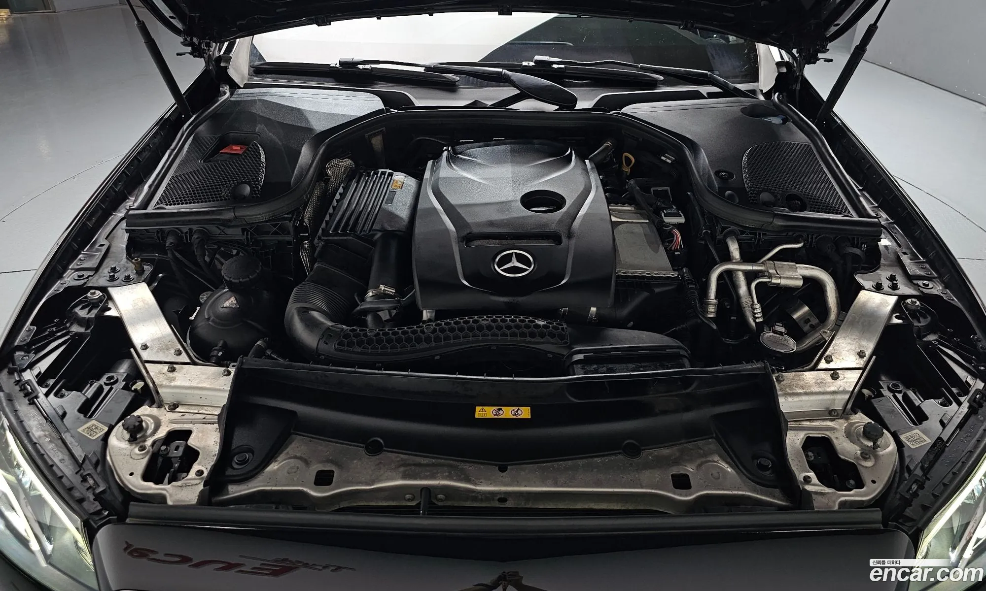 Mercedes-Benz E-Class W213 2017 WDDZF4CB9JA301992 — 25