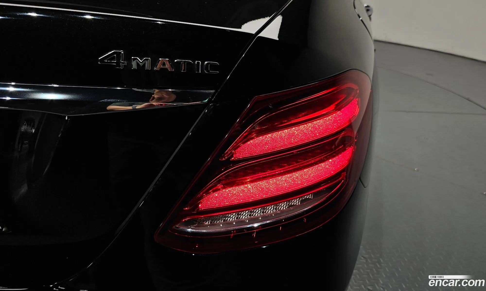 Mercedes-Benz E-Class W213 2017 WDDZF4CB9JA301992 — 14