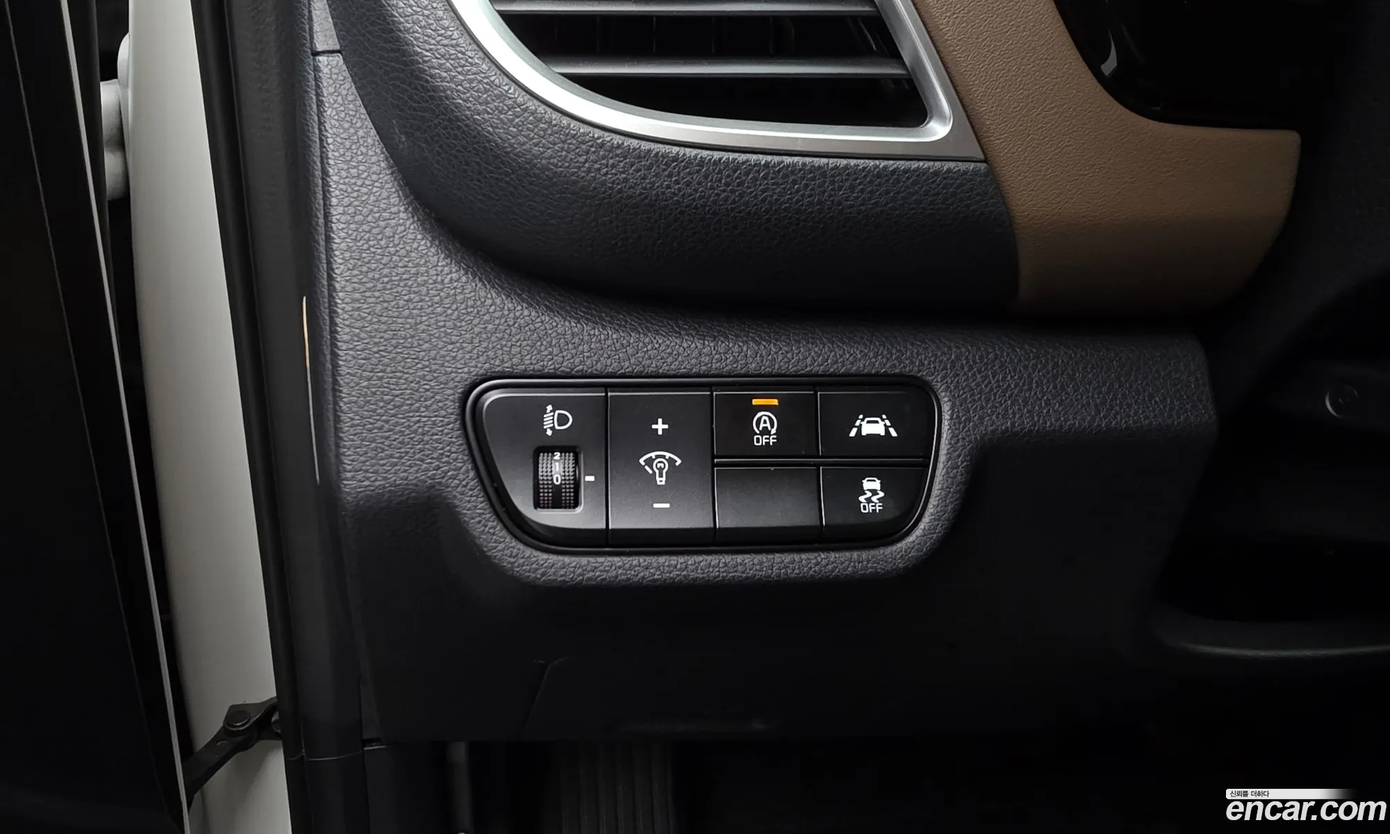 Kia Seltos 2019 KNAET815HLK029478 — 8