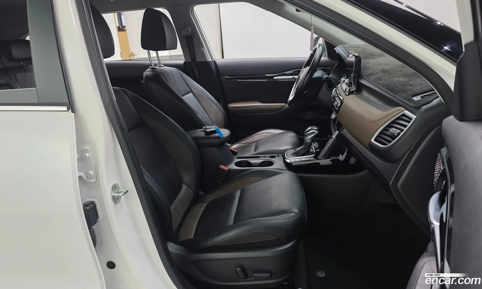 Kia Seltos 2019 KNAET815HLK029478 — 16