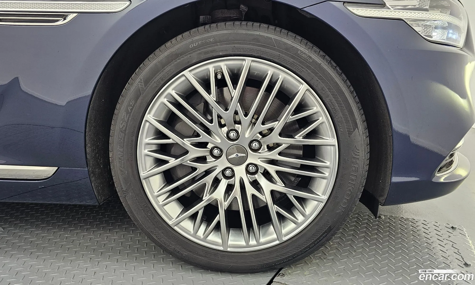 Genesis G90 2021 KMHG241DDMU091392 — 18