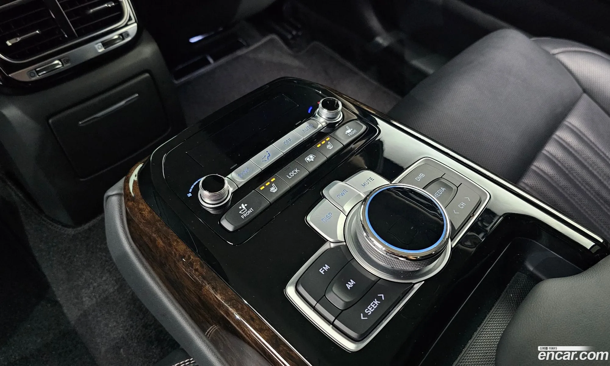 Genesis G90 2021 KMHG241DDMU091392 — 2
