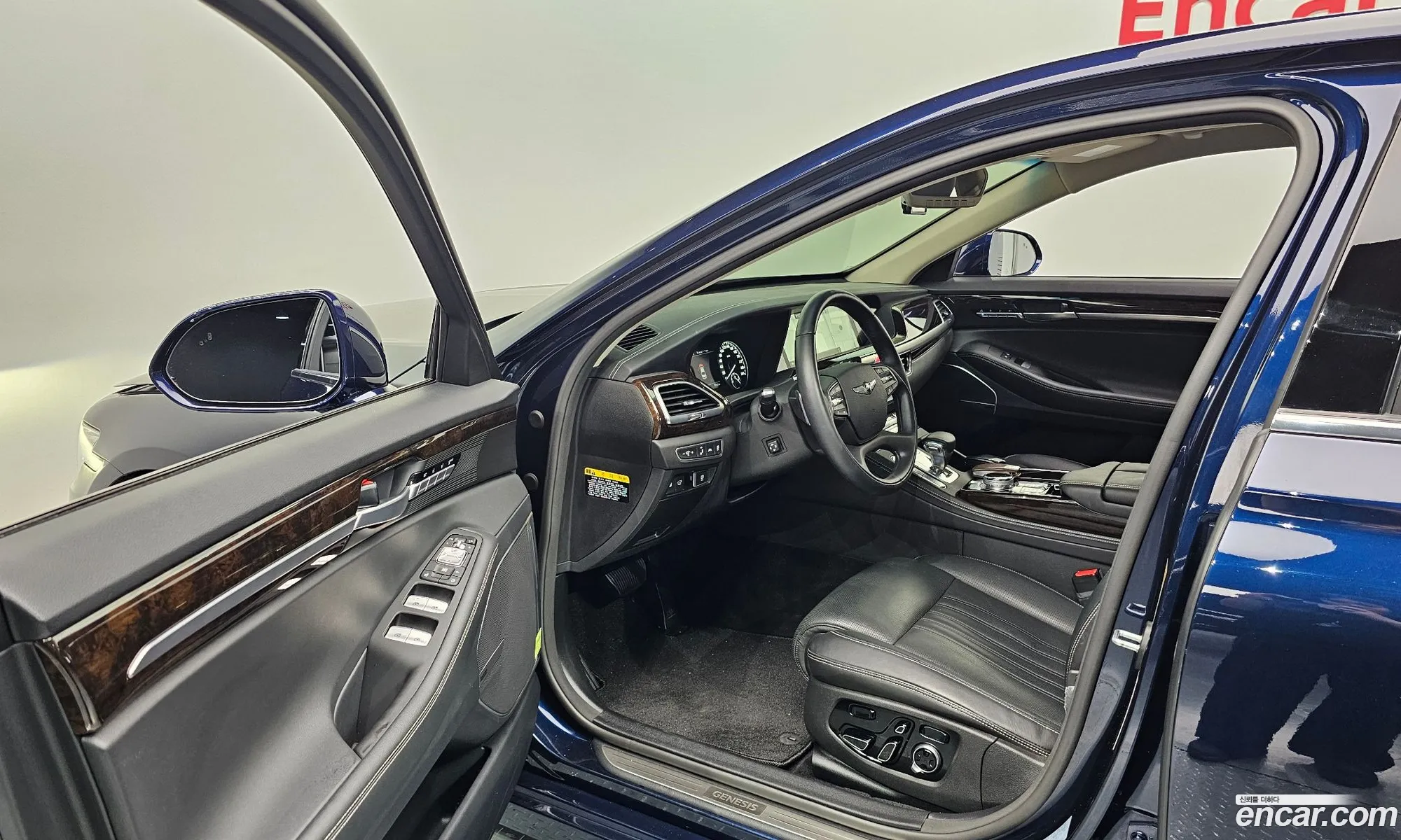 Genesis G90 2021 KMHG241DDMU091392 — 6