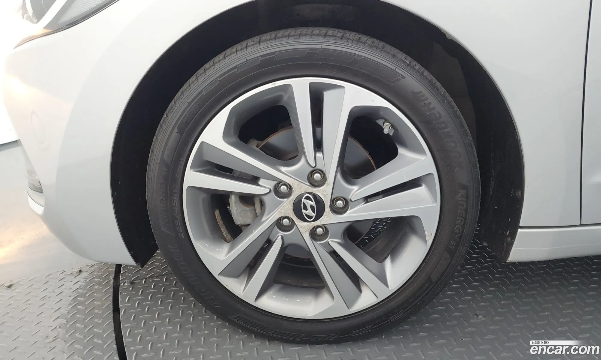 Hyundai Elantra AD 2018 — 26