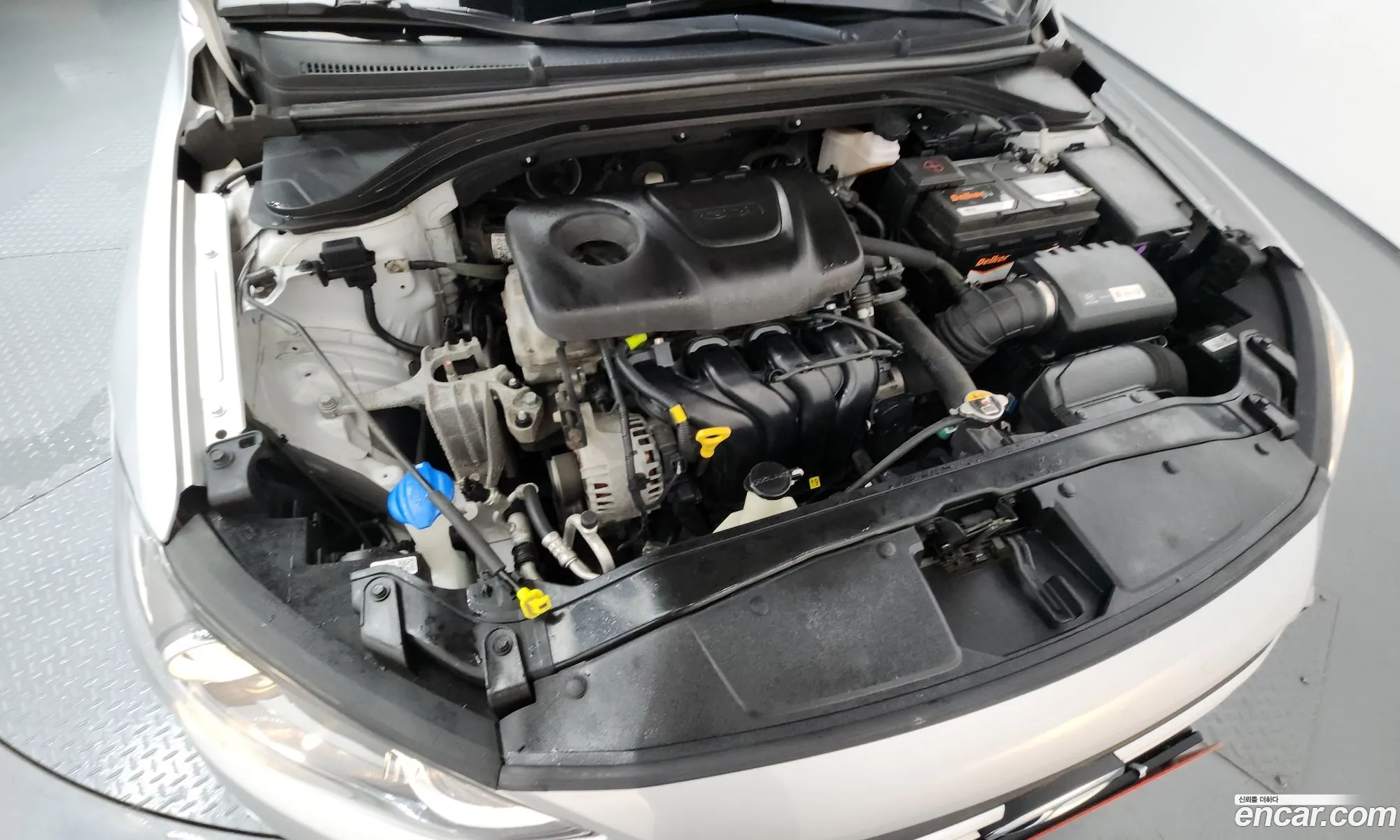 Hyundai Elantra AD 2018 — 12