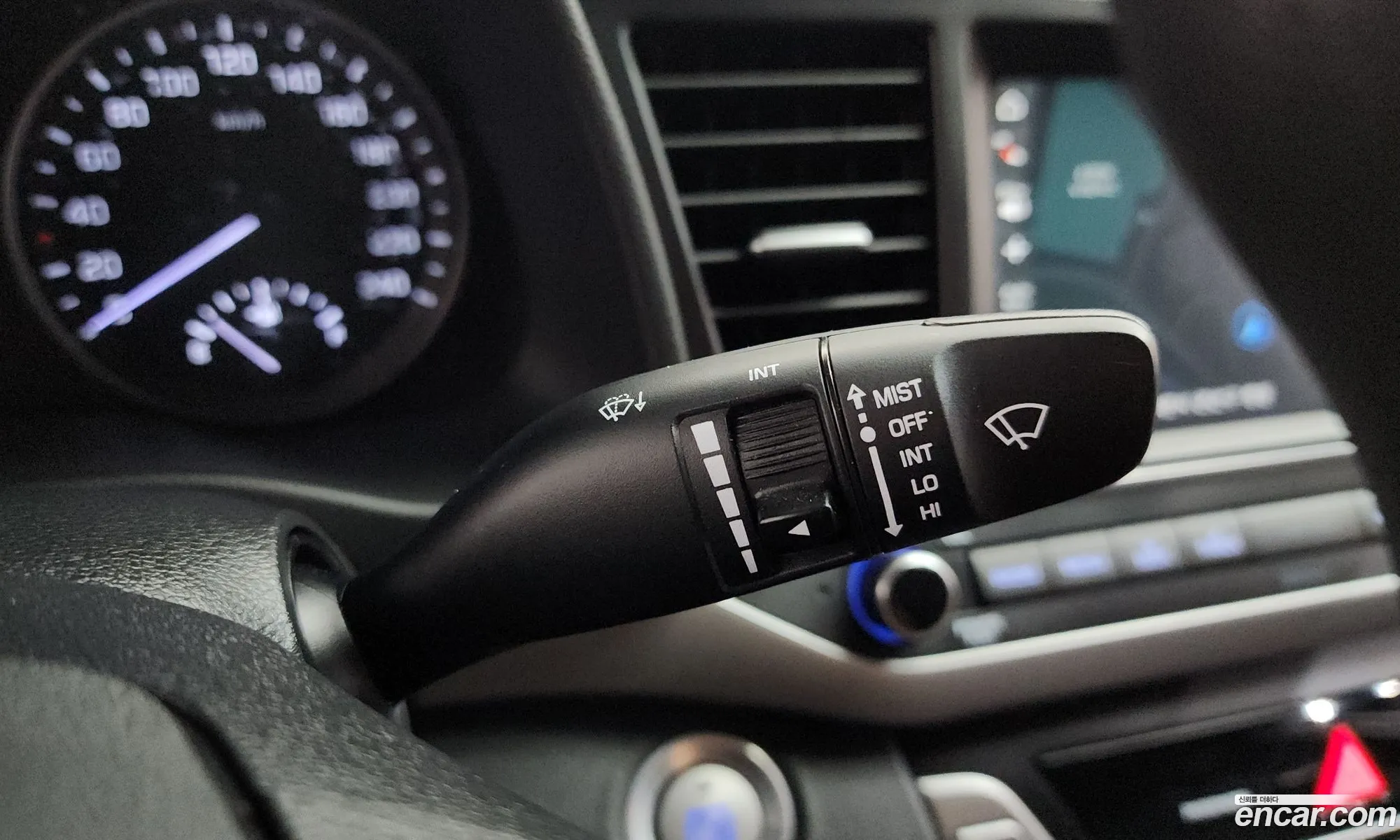 Hyundai Elantra AD 2018 — 3