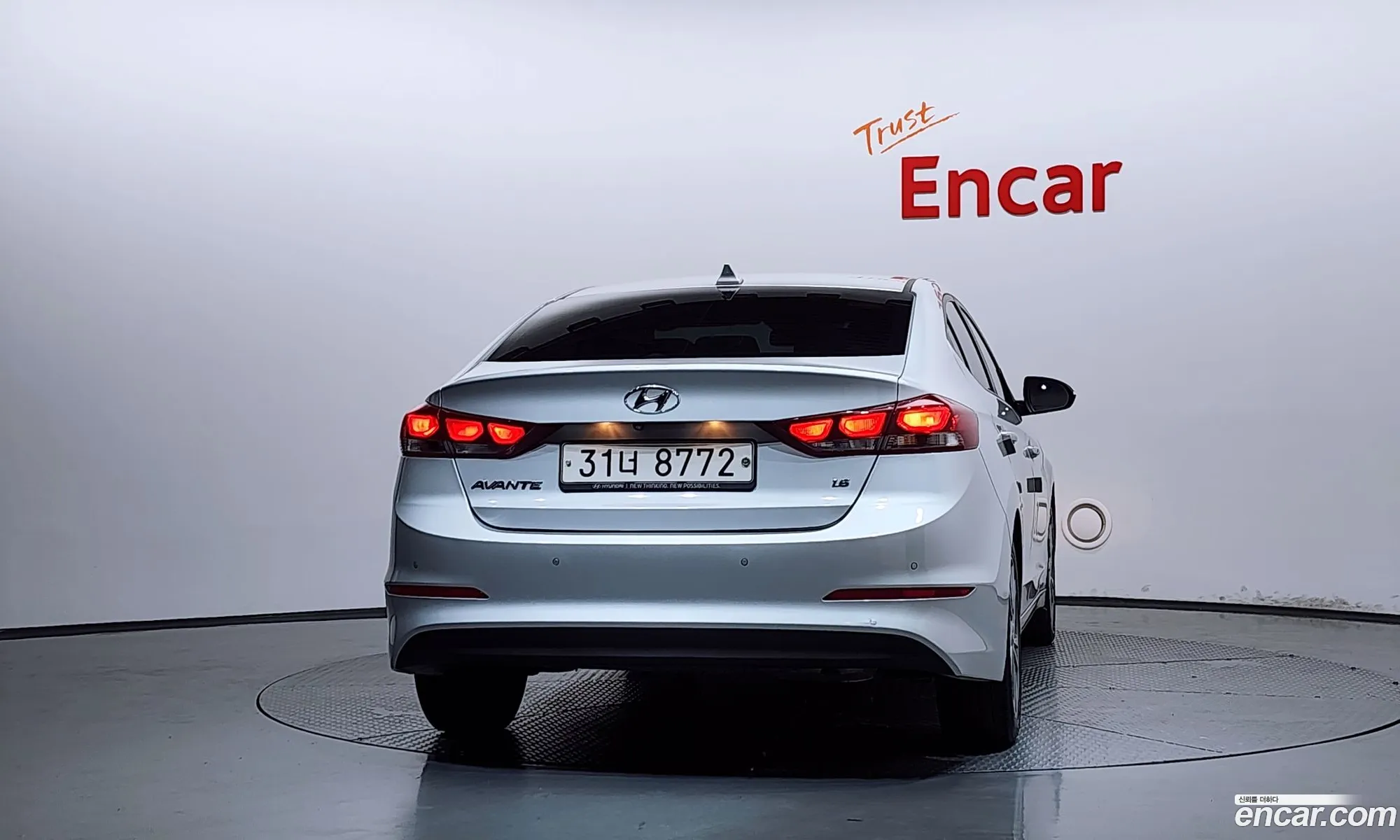 Hyundai Elantra AD 2018 — 11