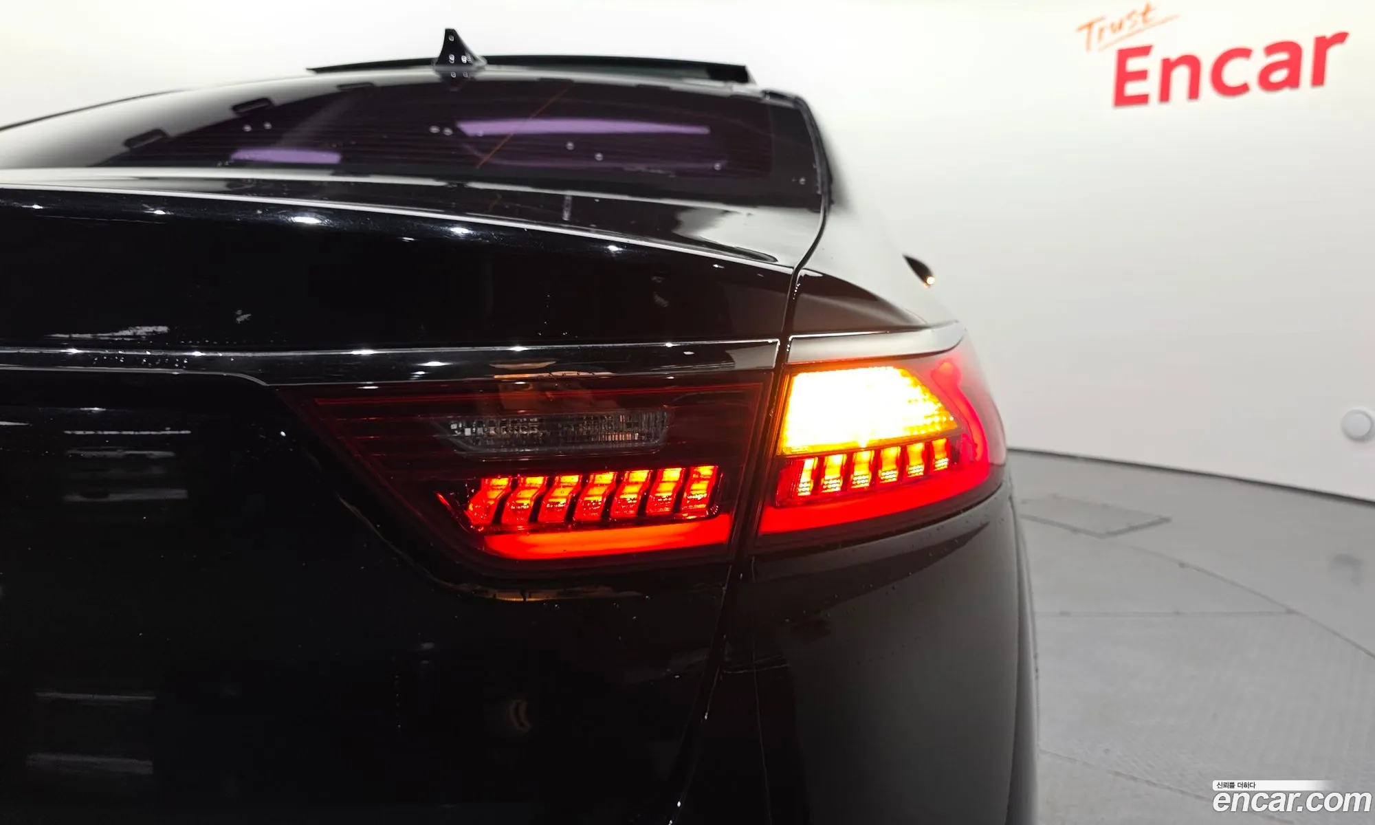 Kia K7 2016 — 24