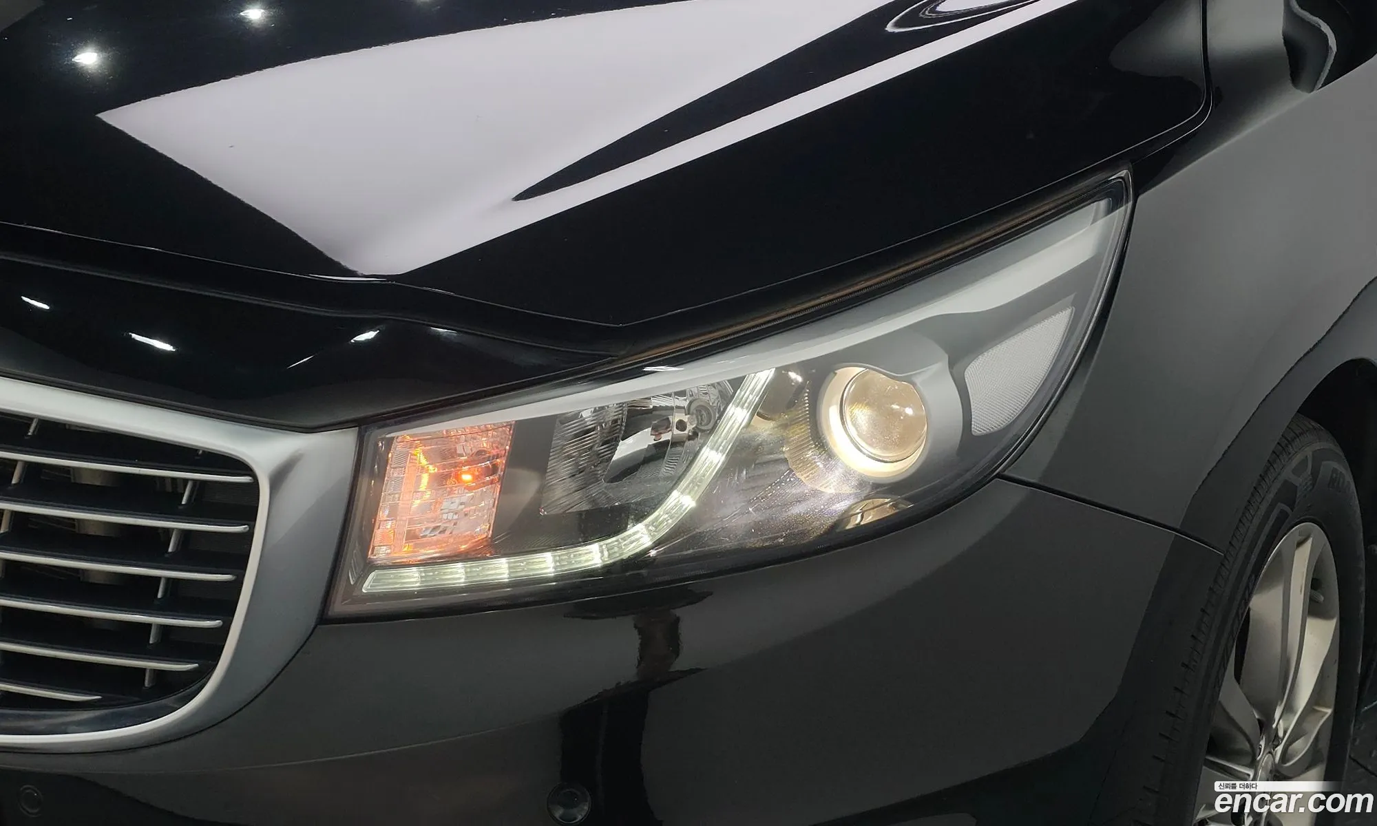 Kia Carnival 2017 KNAMC81ABJS398098 — 3