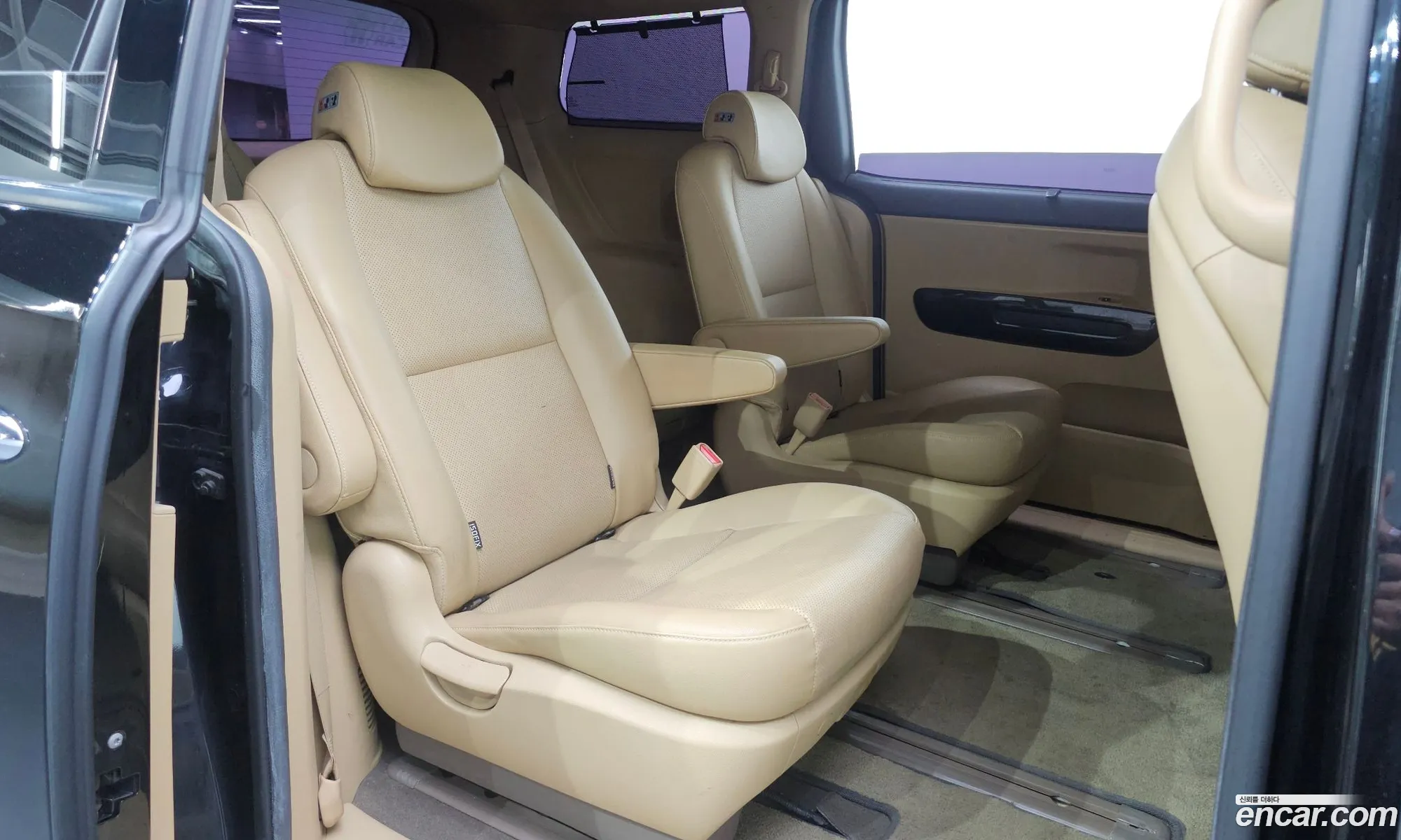 Kia Carnival 2017 KNAMC81ABJS398098 — 26