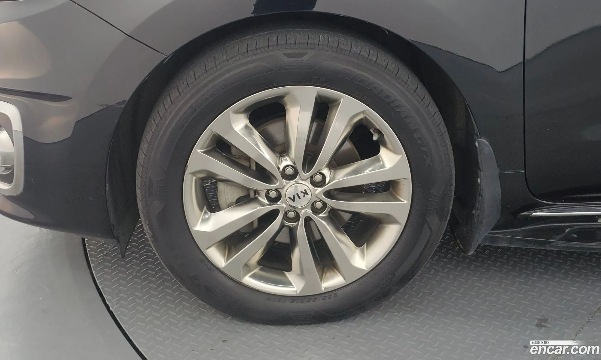 Kia Carnival 2017 KNAMC81ABJS398098 — 17