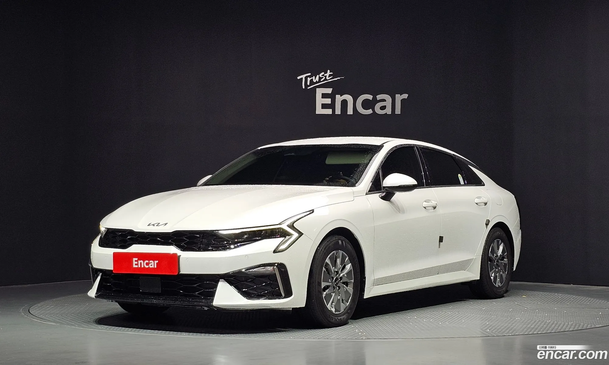 Kia K5 Hybrid 2025 — 16