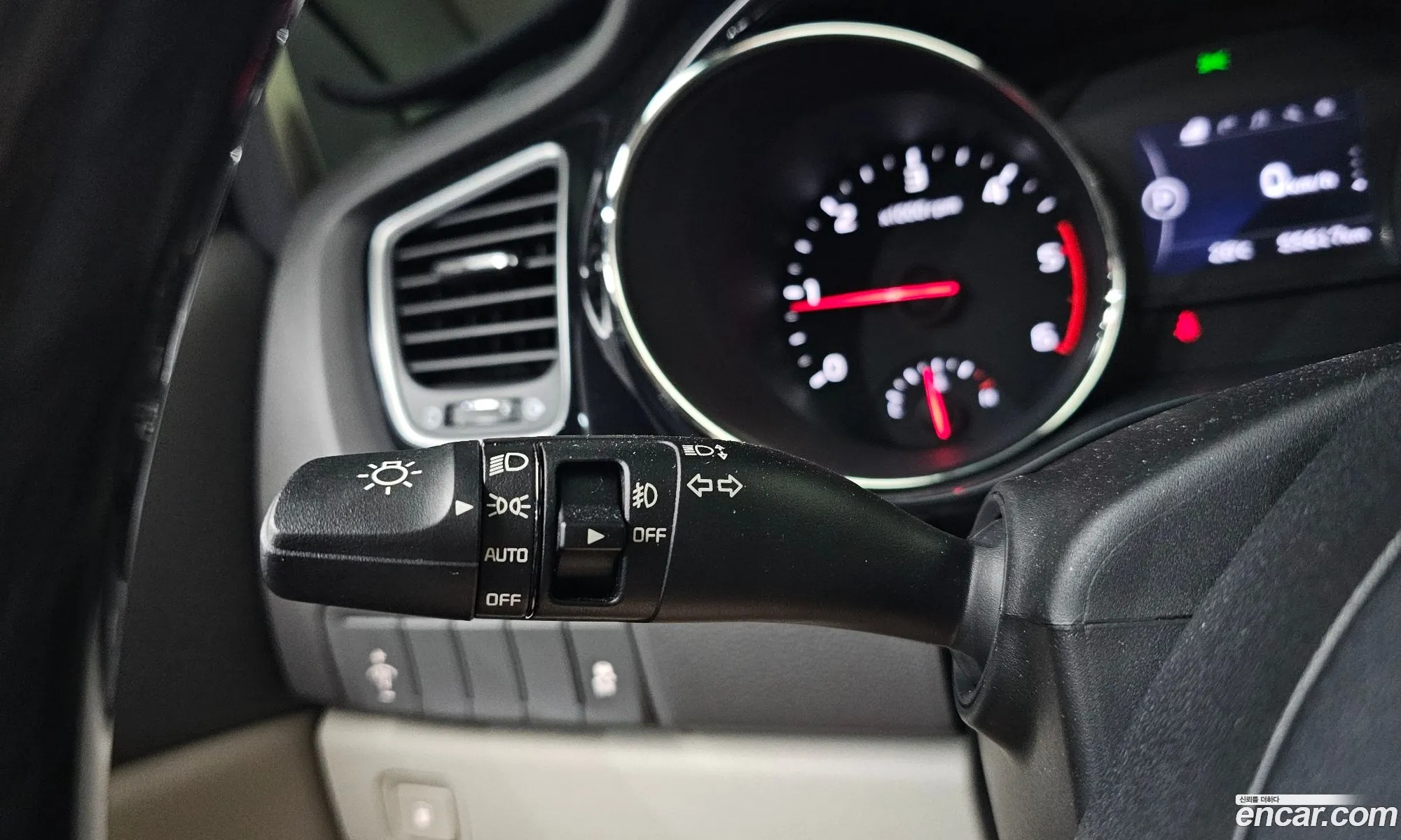 Kia Carnival 2016 KNAMB81ABHS260304 — 3