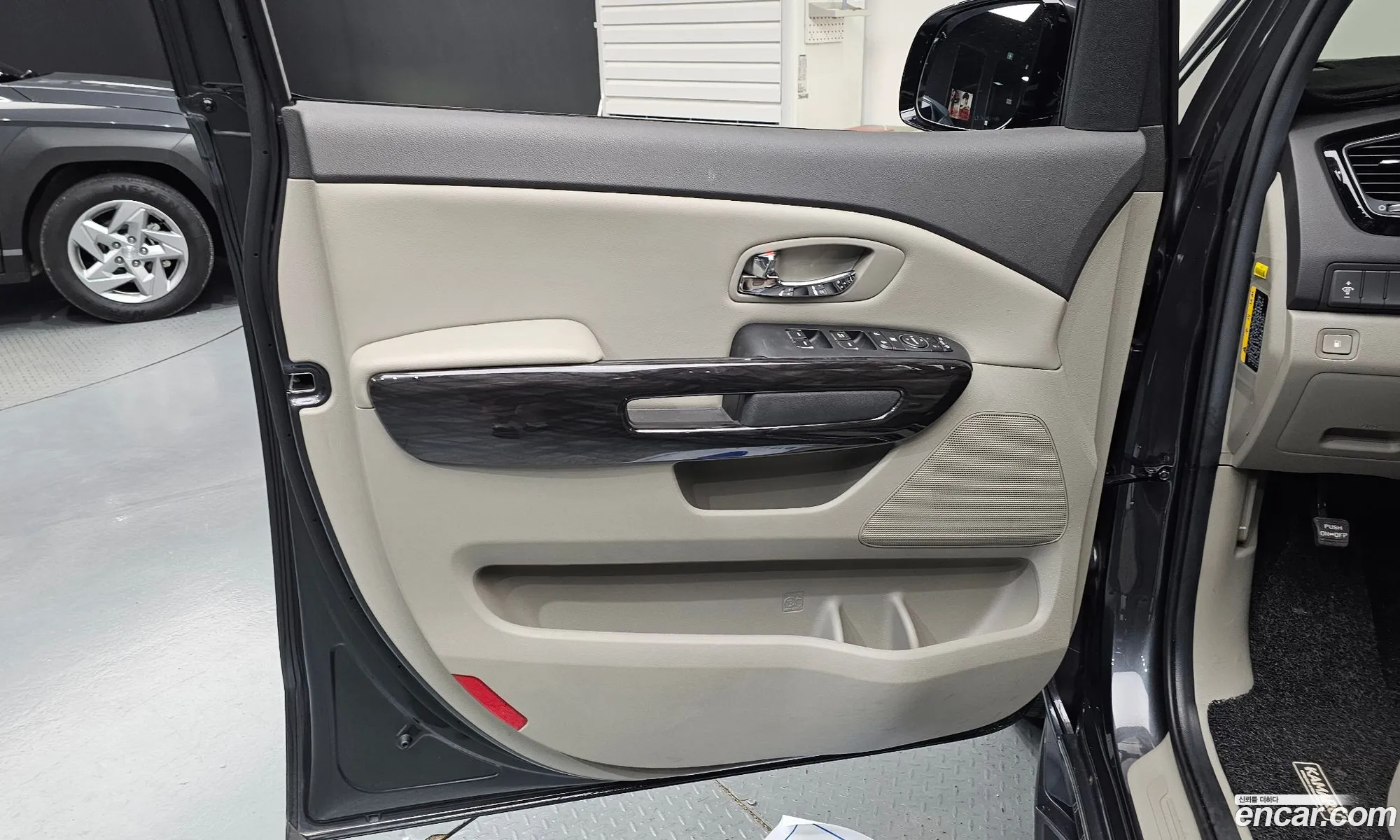 Kia Carnival 2016 KNAMB81ABHS260304 — 20