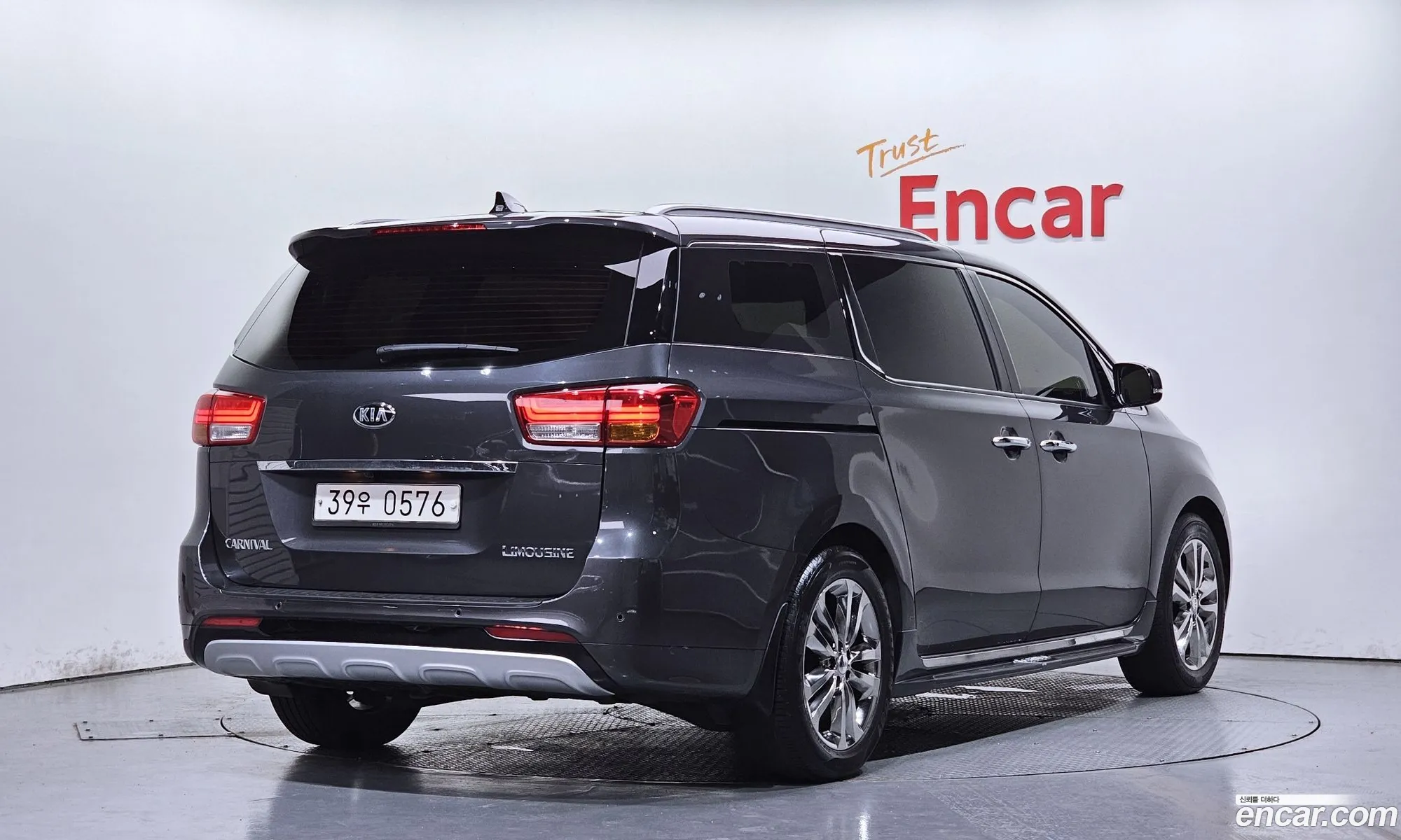 Kia Carnival 2016 KNAMB81ABHS260304 — 8