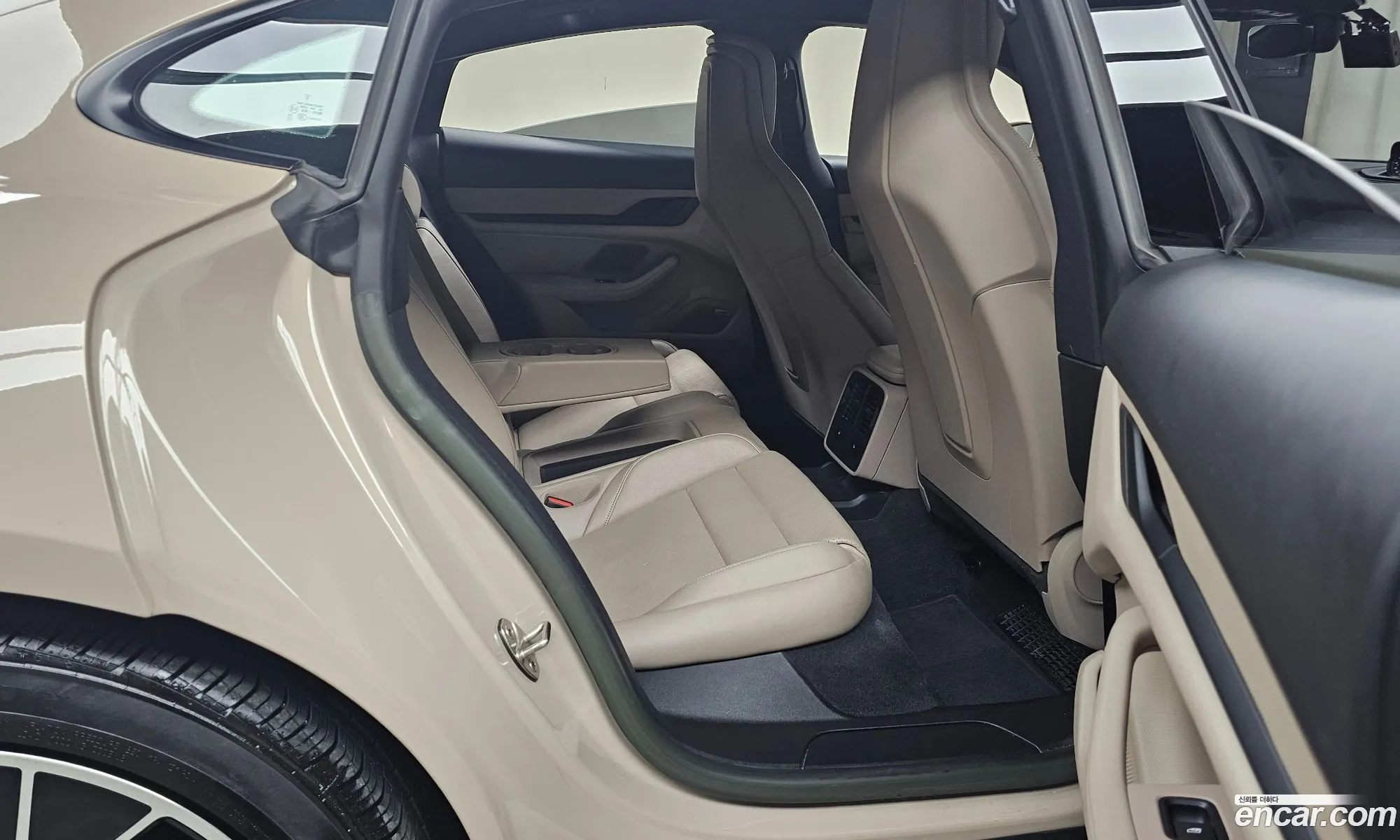 Porsche Taycan 2023 WP0AA2Y17PSA11038 — 31