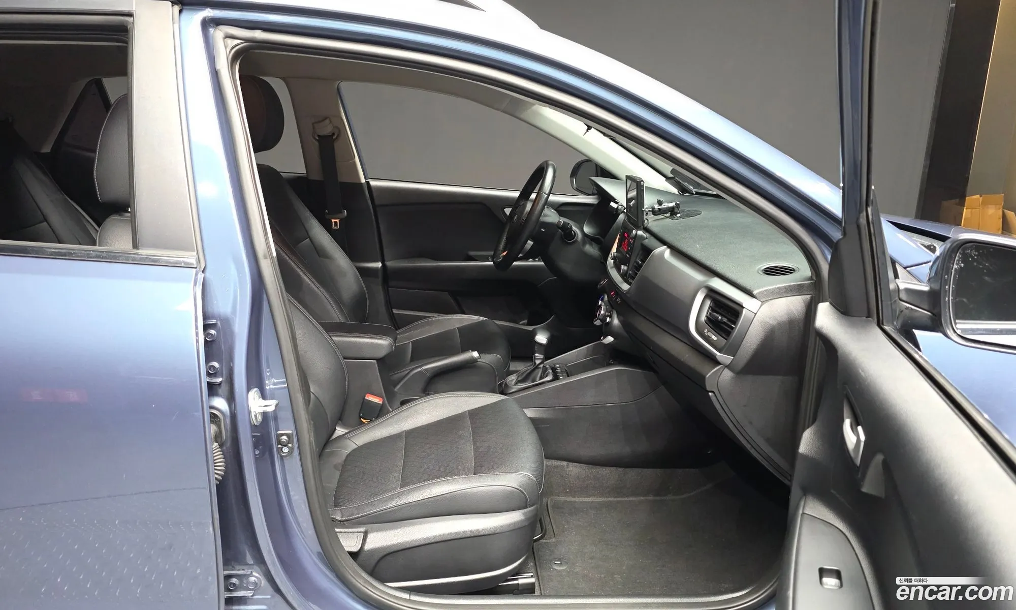 Kia Stonic 2018 KNADC815GJS152224 — 14