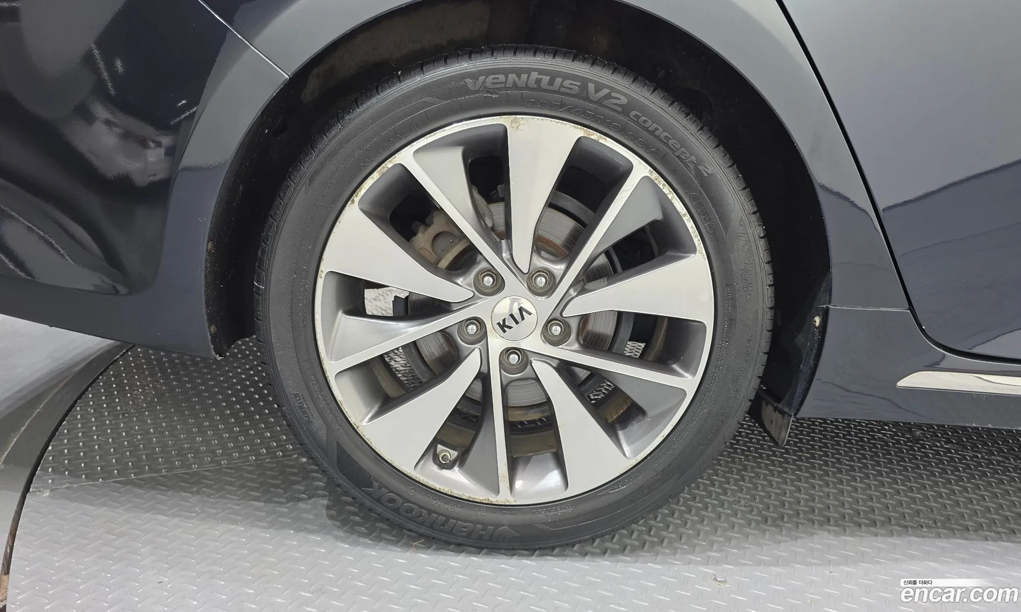 Kia K5 2016 KNAGU411BGA096230 — 4