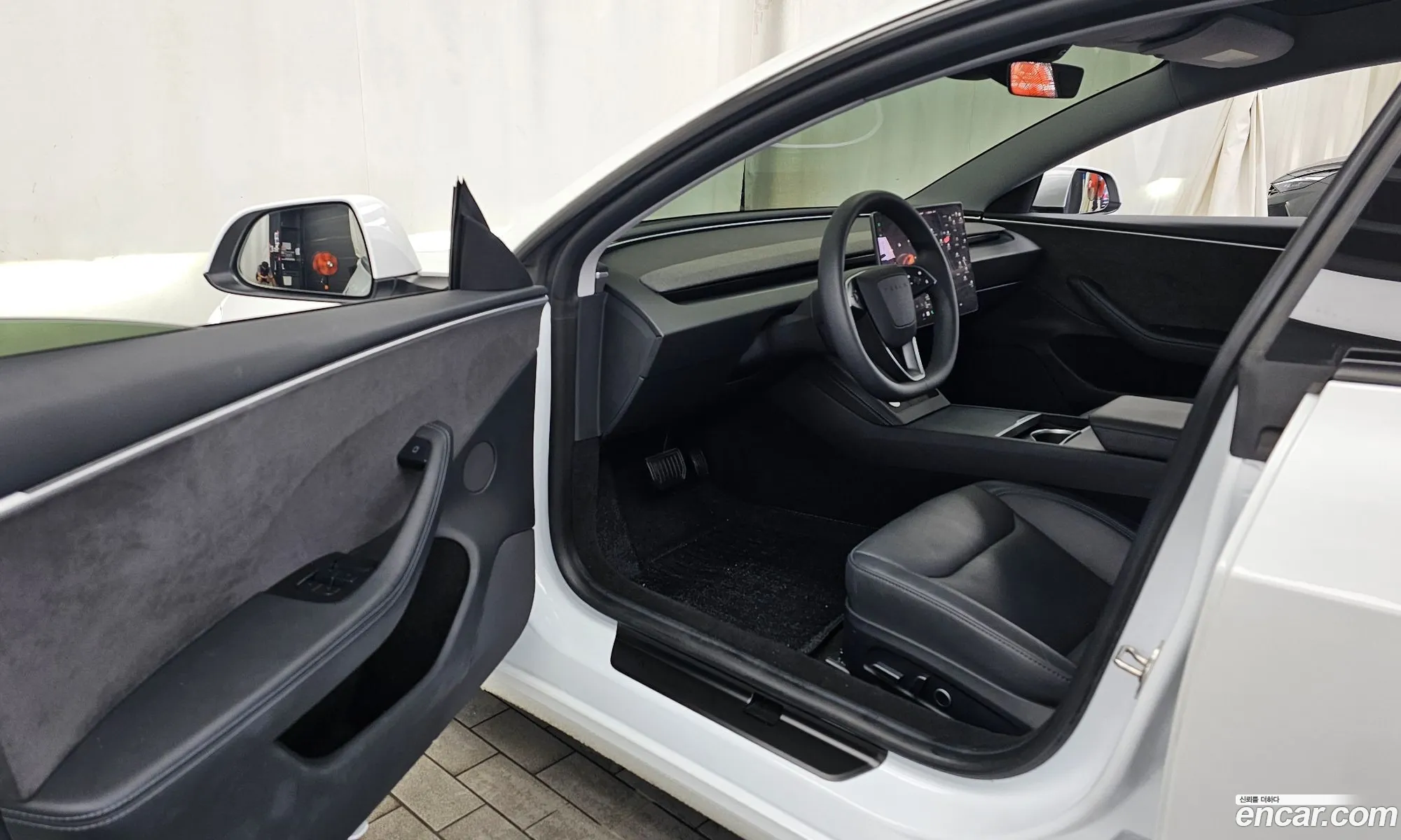 Tesla Model 3 2024 LRW3E7EK8RC162419 — 4