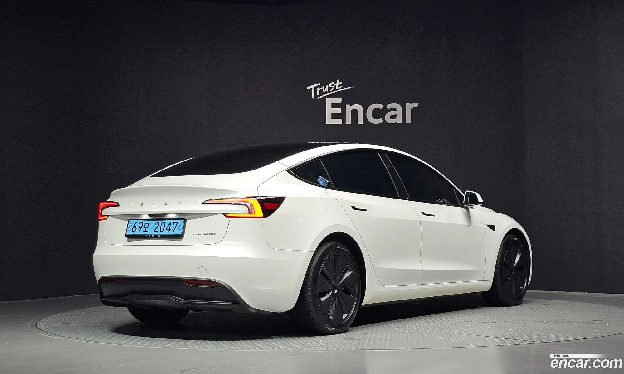 Tesla Model 3 2024 LRW3E7EK8RC162419 — 16