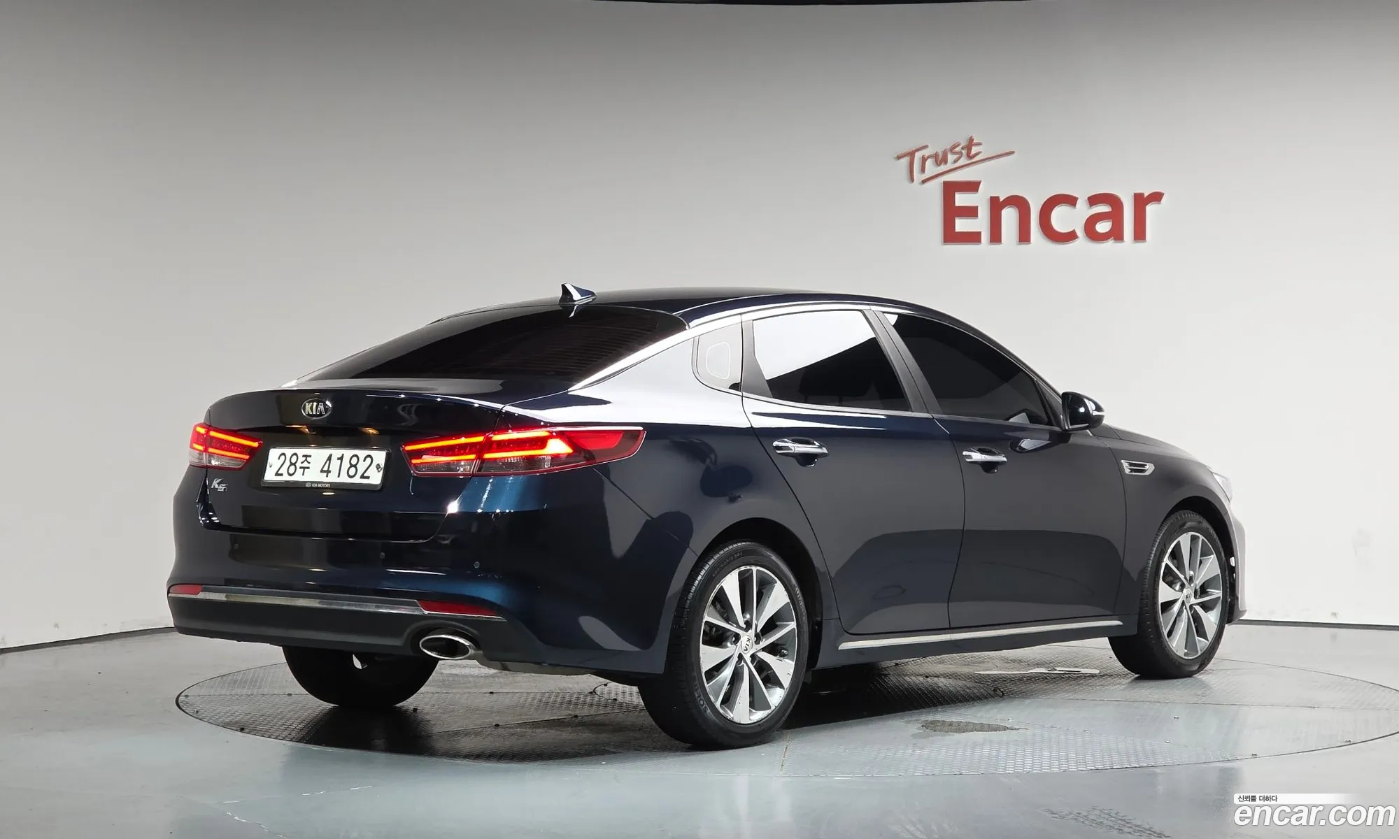 Kia K5 2018 KNAGS411BJA235720 — 17