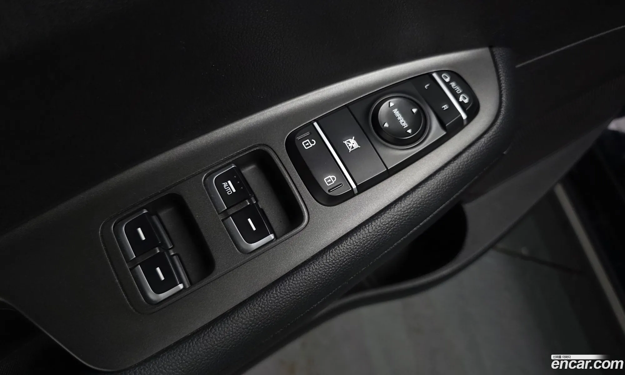 Kia K5 2018 KNAGS411BJA235720 — 23
