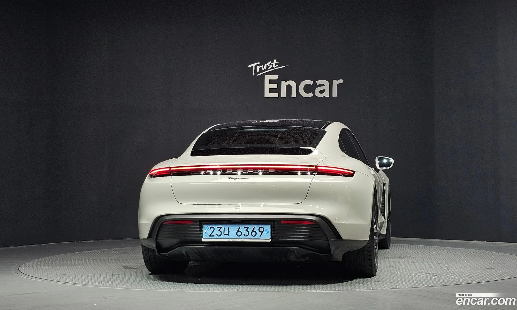 Porsche Taycan 2023 — 3