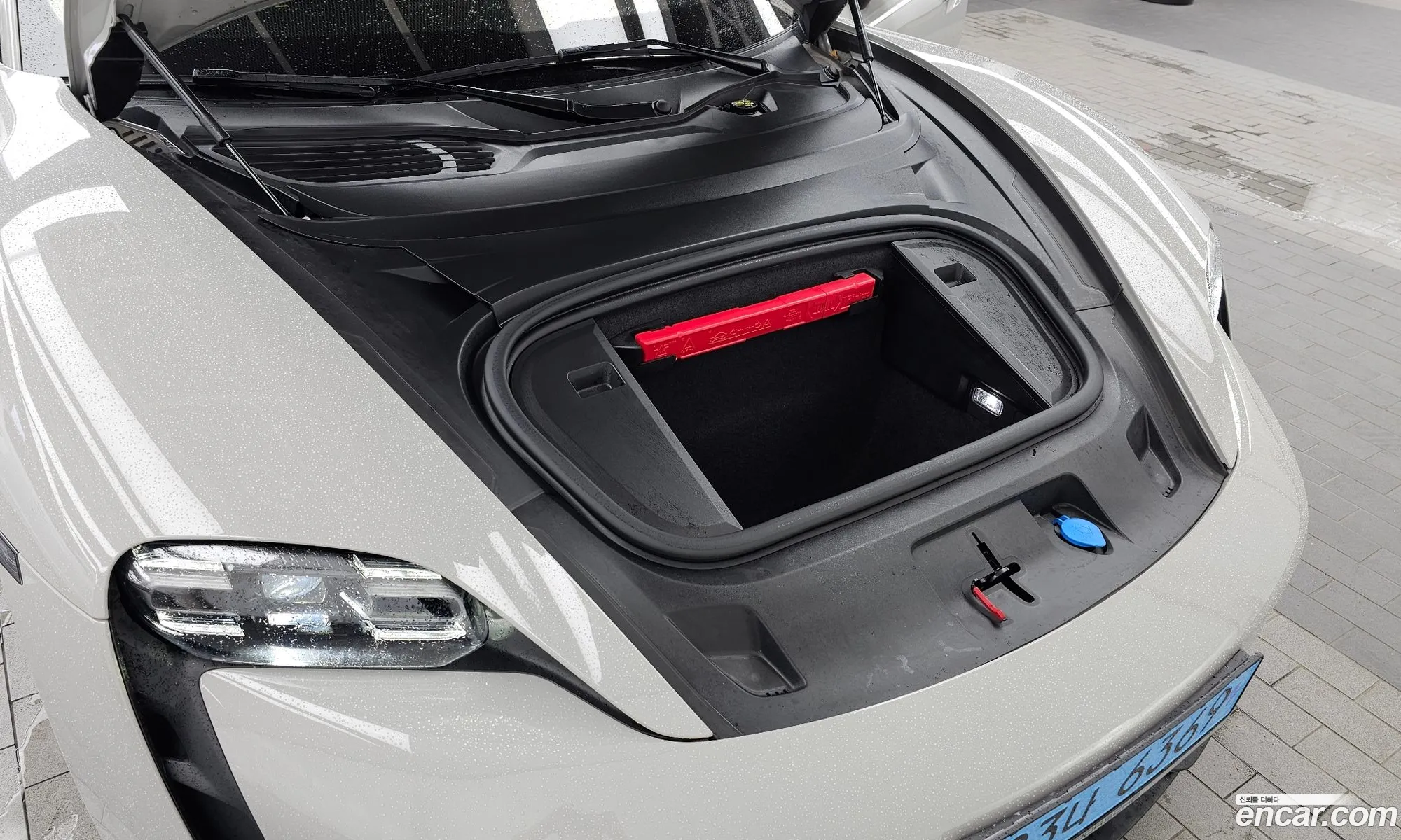 Porsche Taycan 2023 — 2