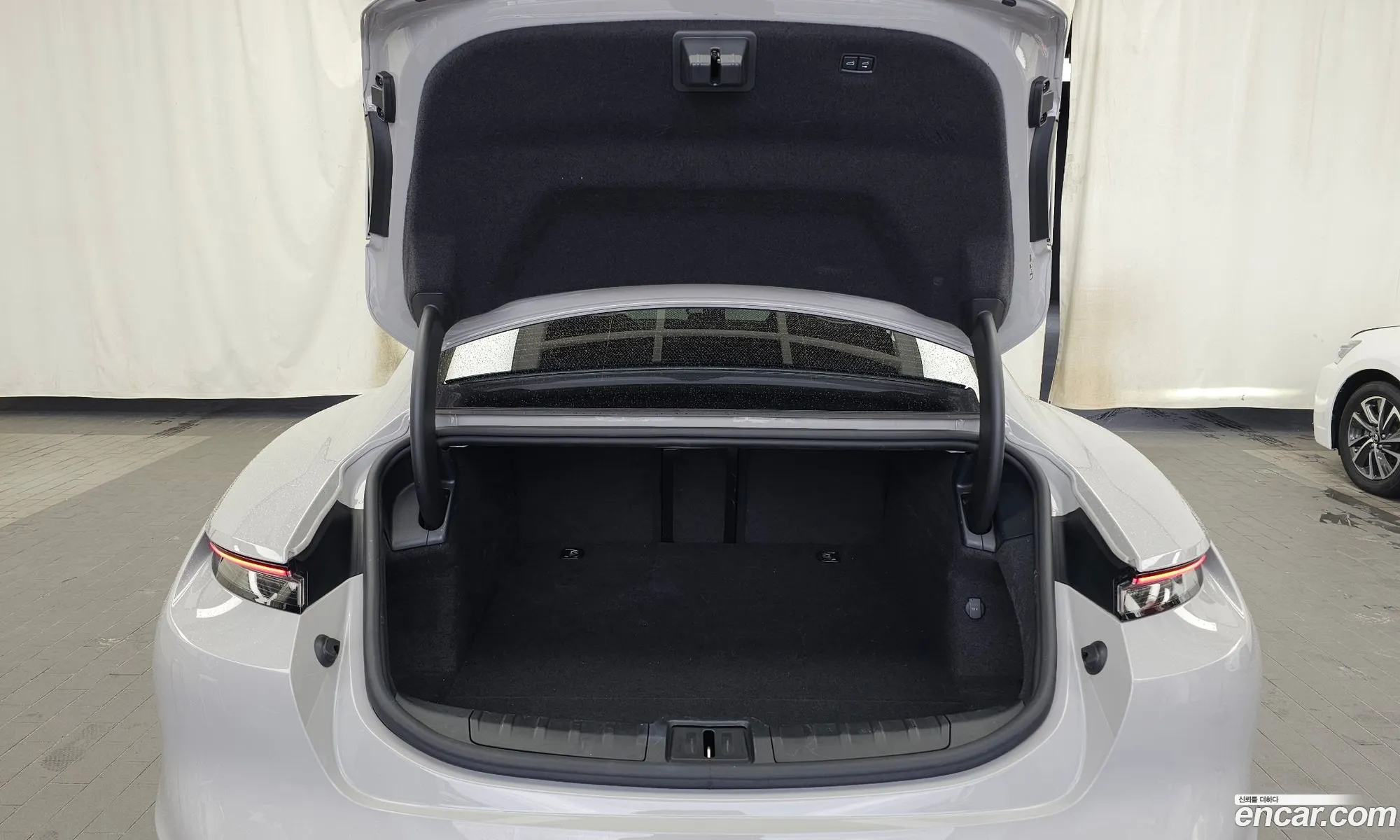 Porsche Taycan 2023 — 4