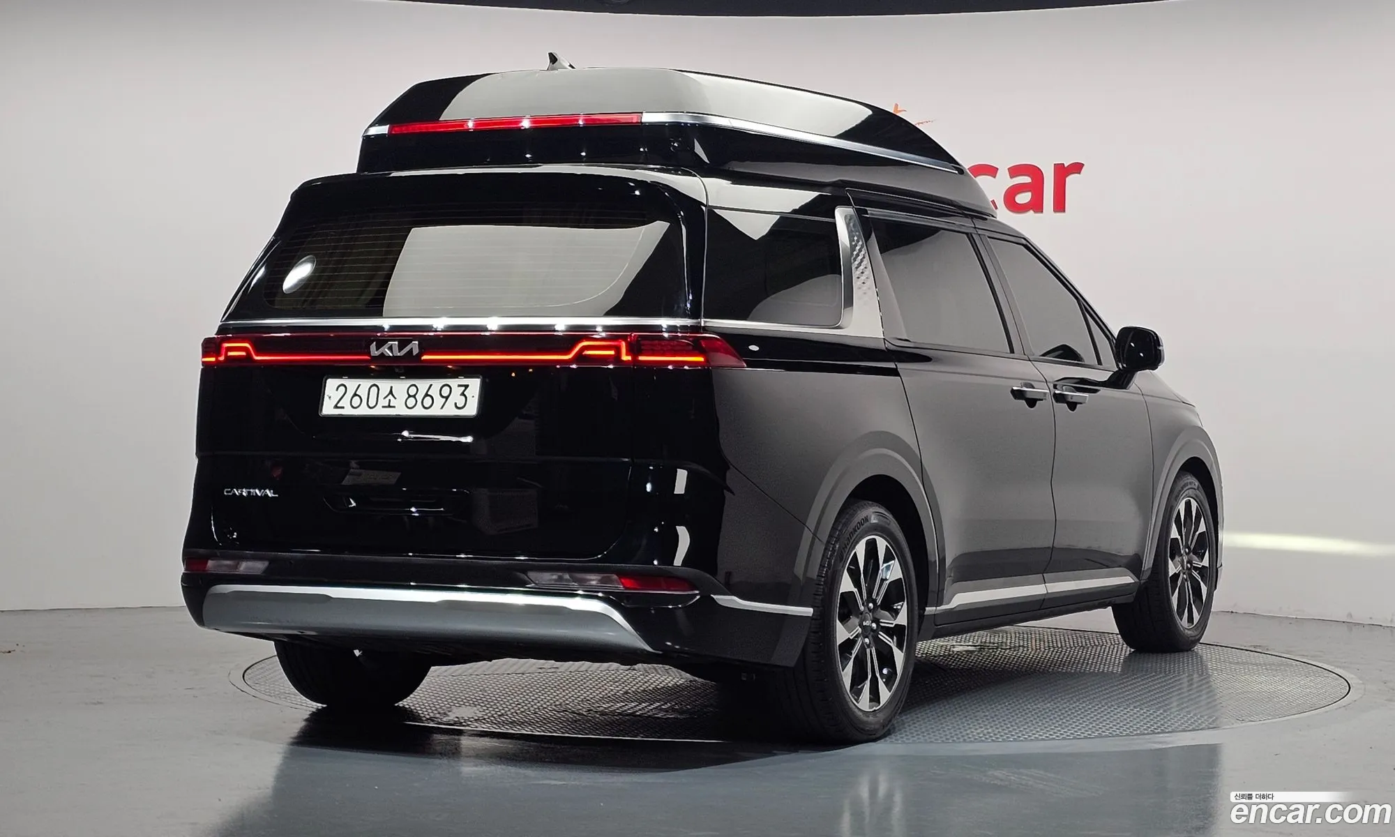 Kia Carnival 2022 — 17
