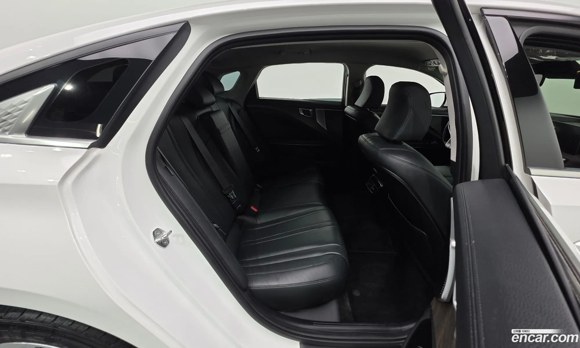 Kia K8 2021 — 17
