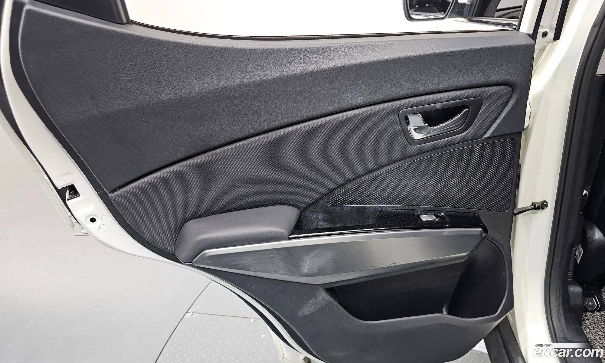 KG Mobility (SsangYong) Tivoli Armour