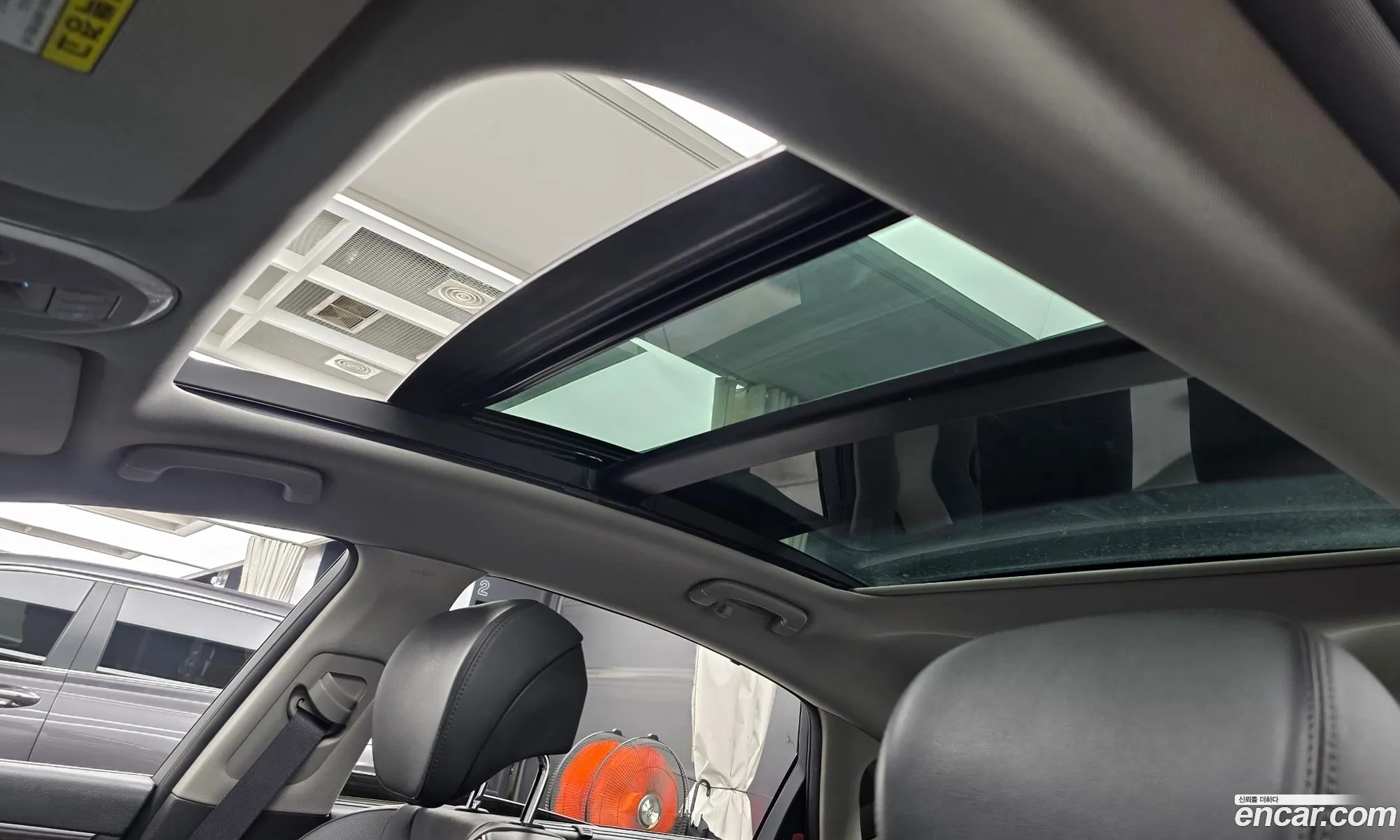 Genesis G80 2018 KMHGM41DDJU277792 — 2