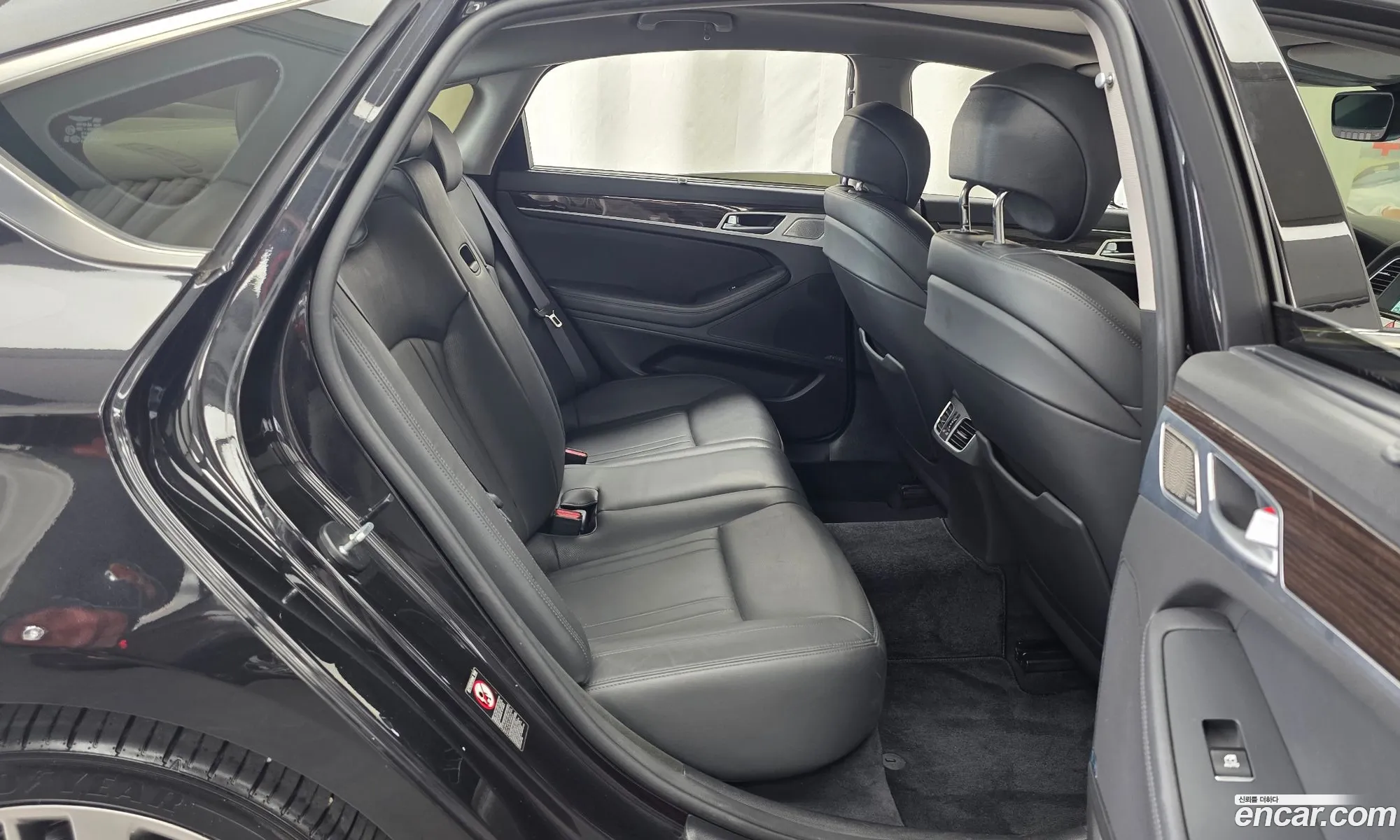 Genesis G80 2018 KMHGM41DDJU277792 — 12